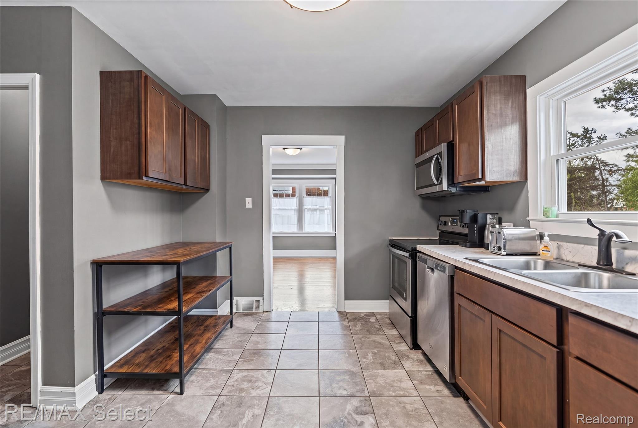 111 W 3rd Street