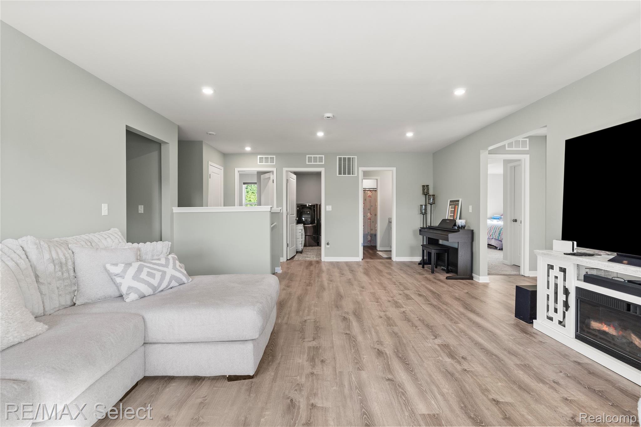 8371 Crossbow Court