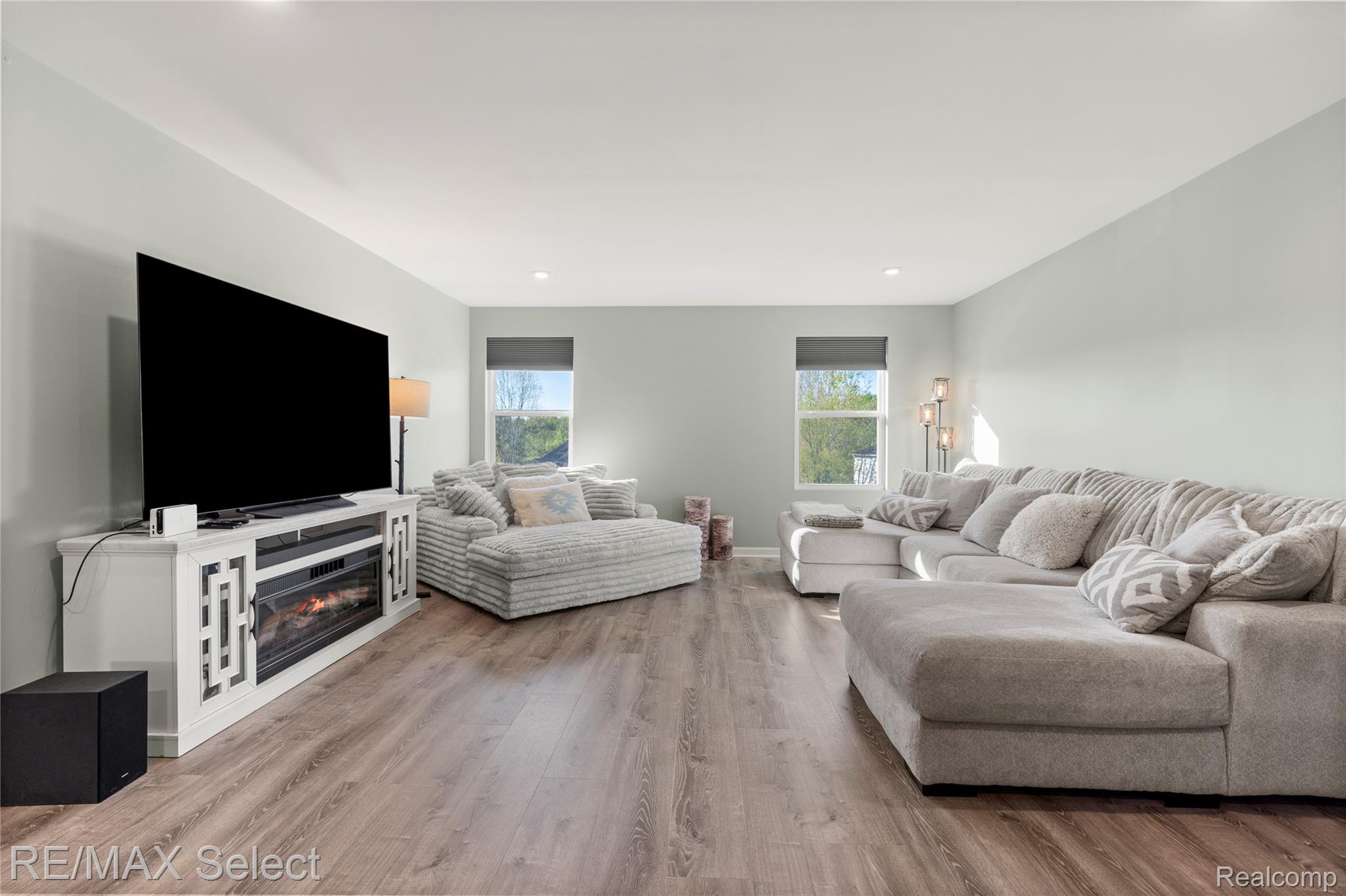 8371 Crossbow Court