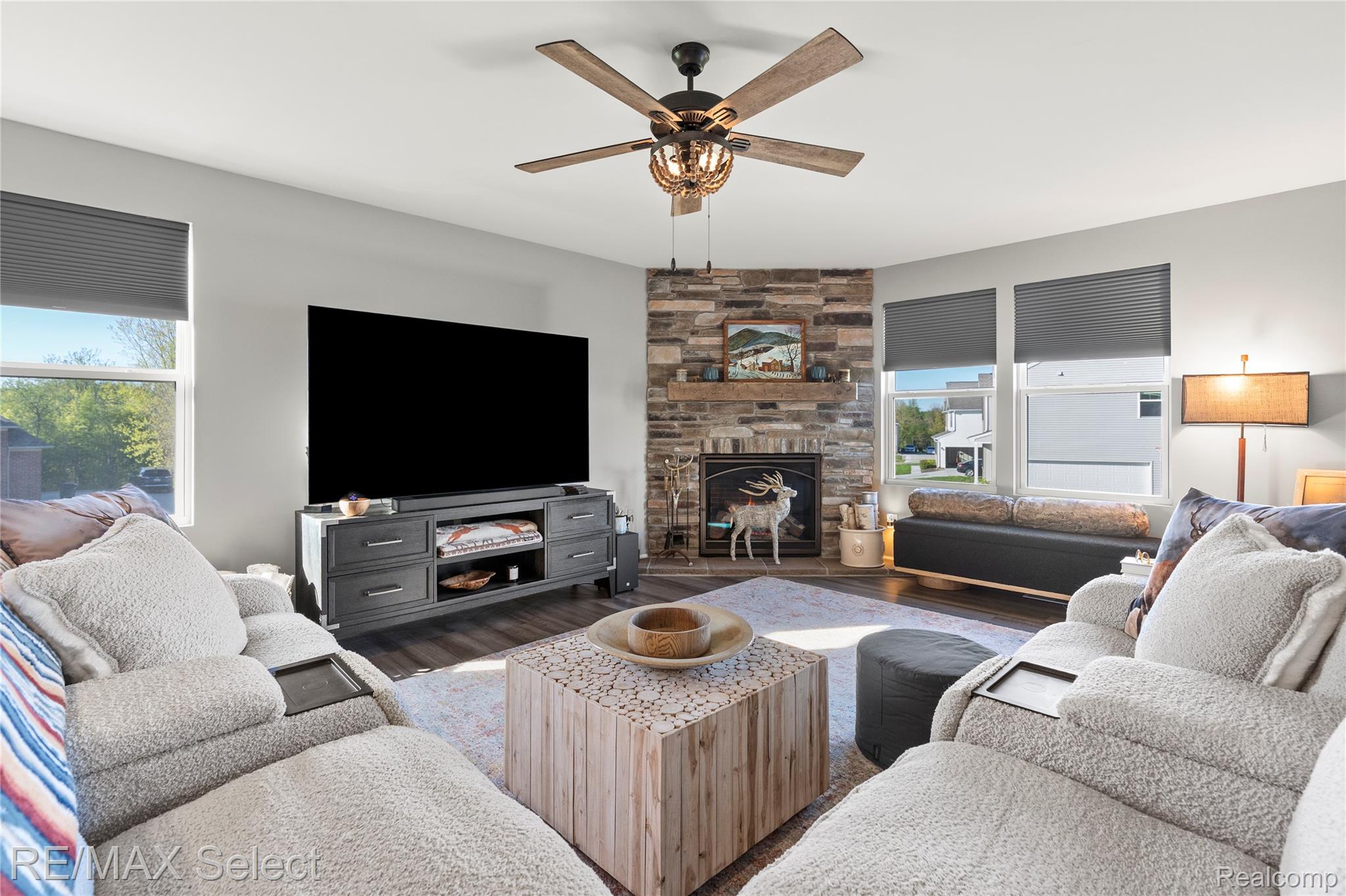 8371 Crossbow Court