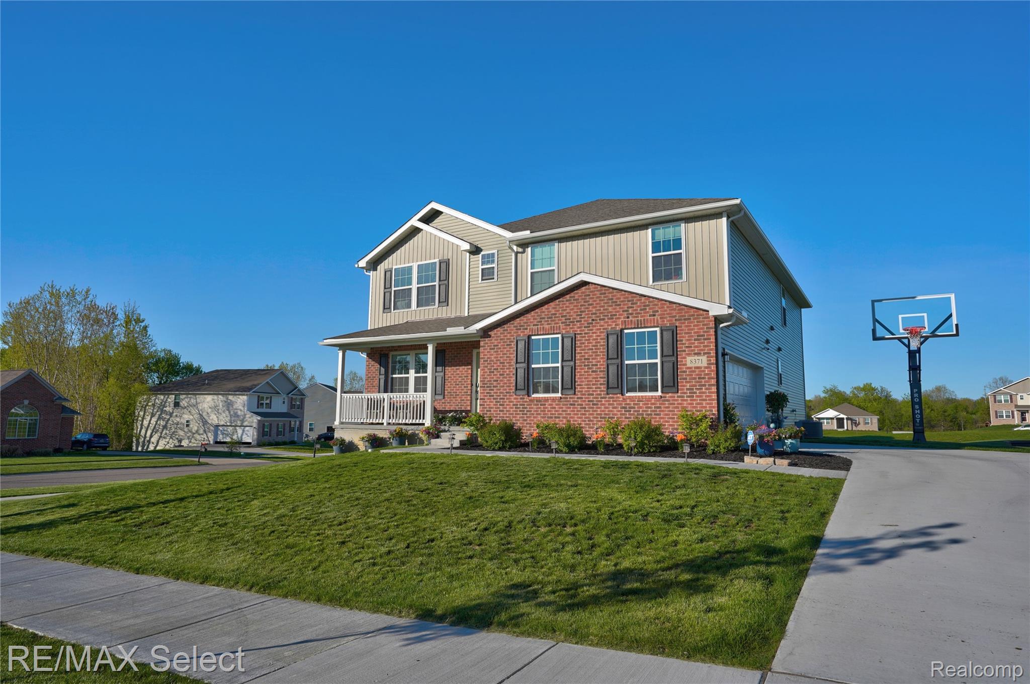 8371 Crossbow Court