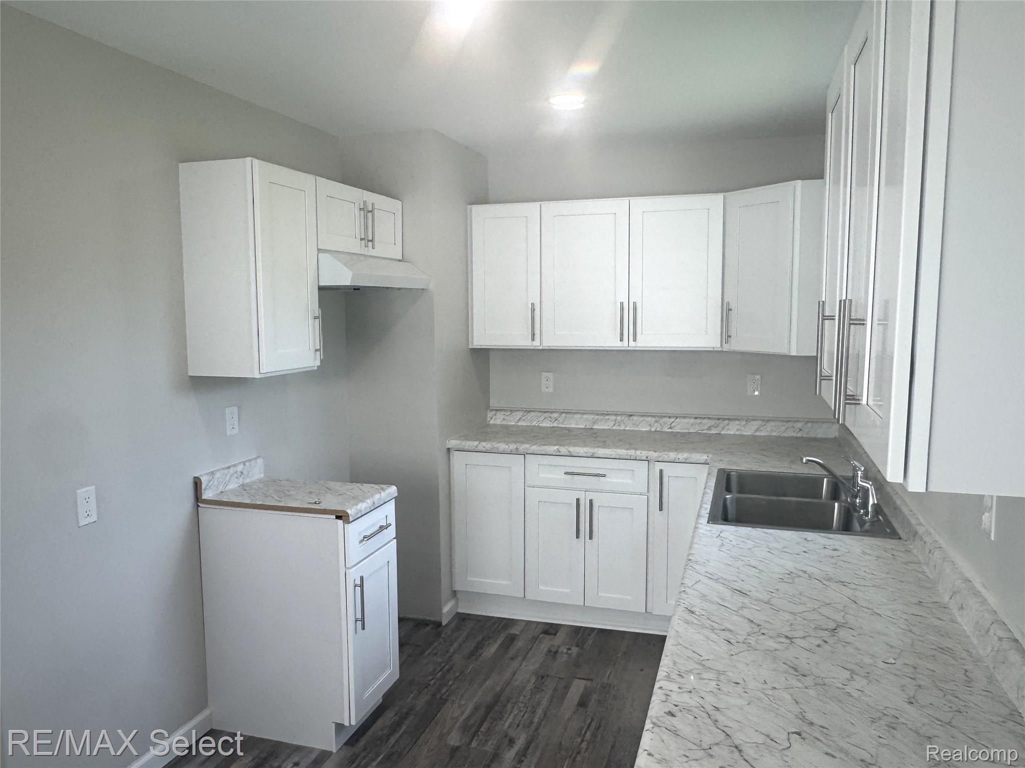 3302 Miller Road