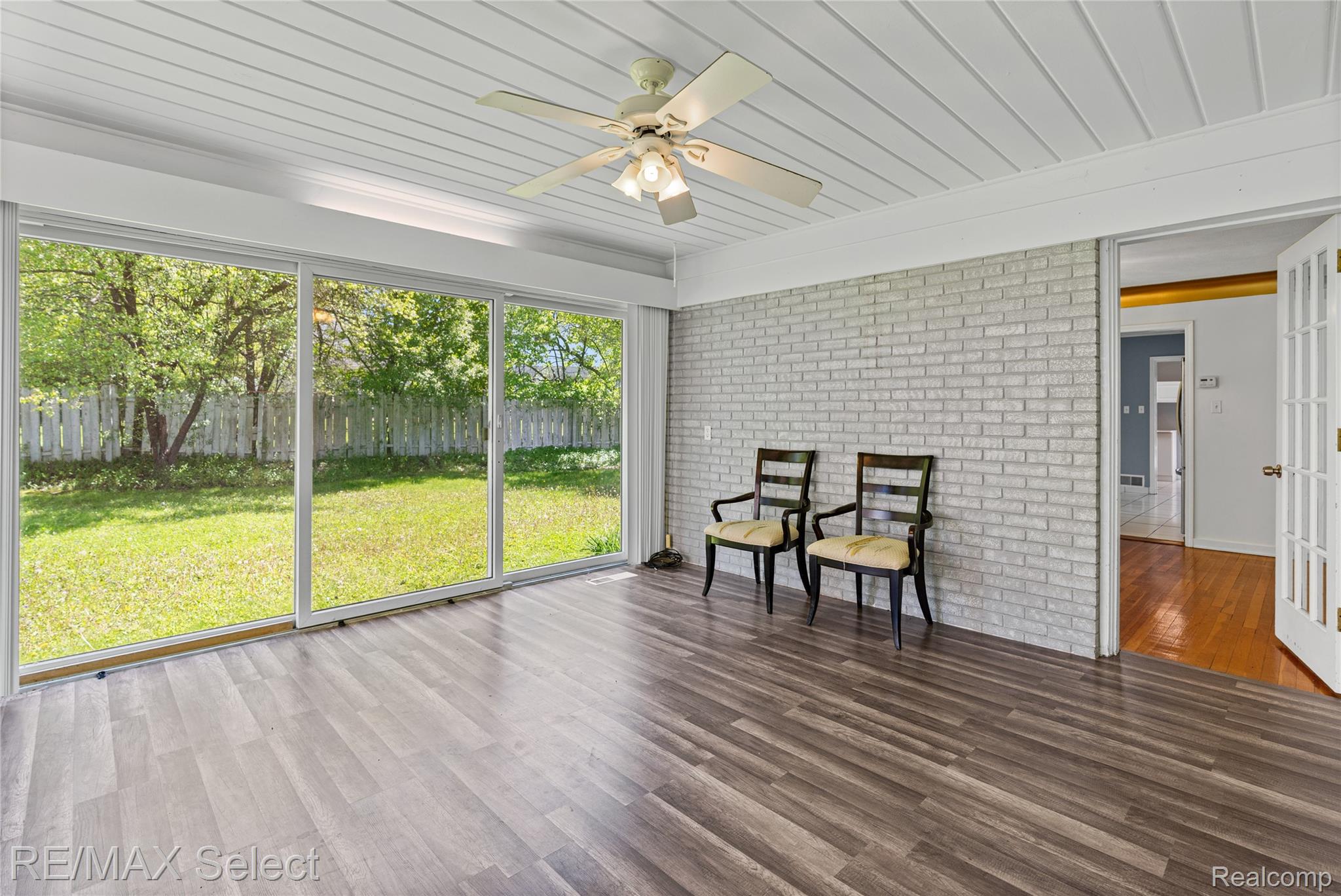 3441 Hawthorne Drive