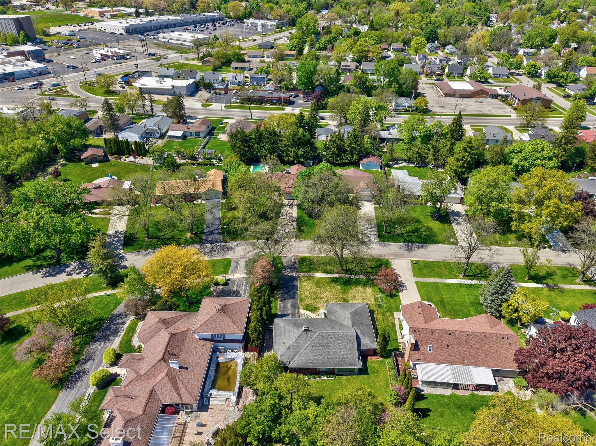 3441 Hawthorne Drive
