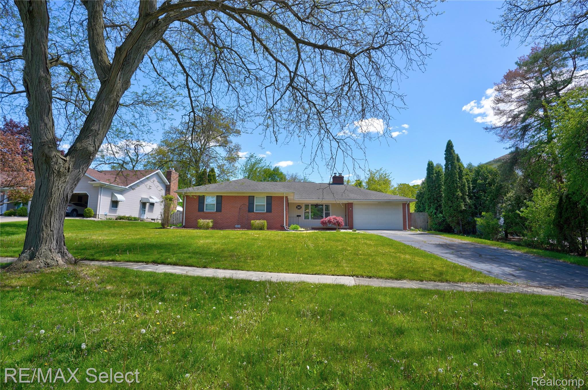 3441 Hawthorne Drive