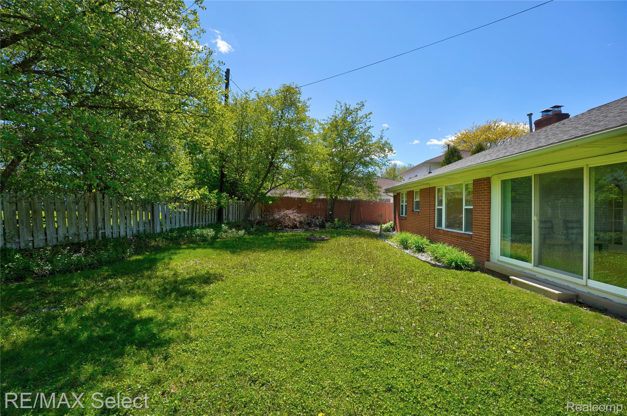 3441 Hawthorne Drive