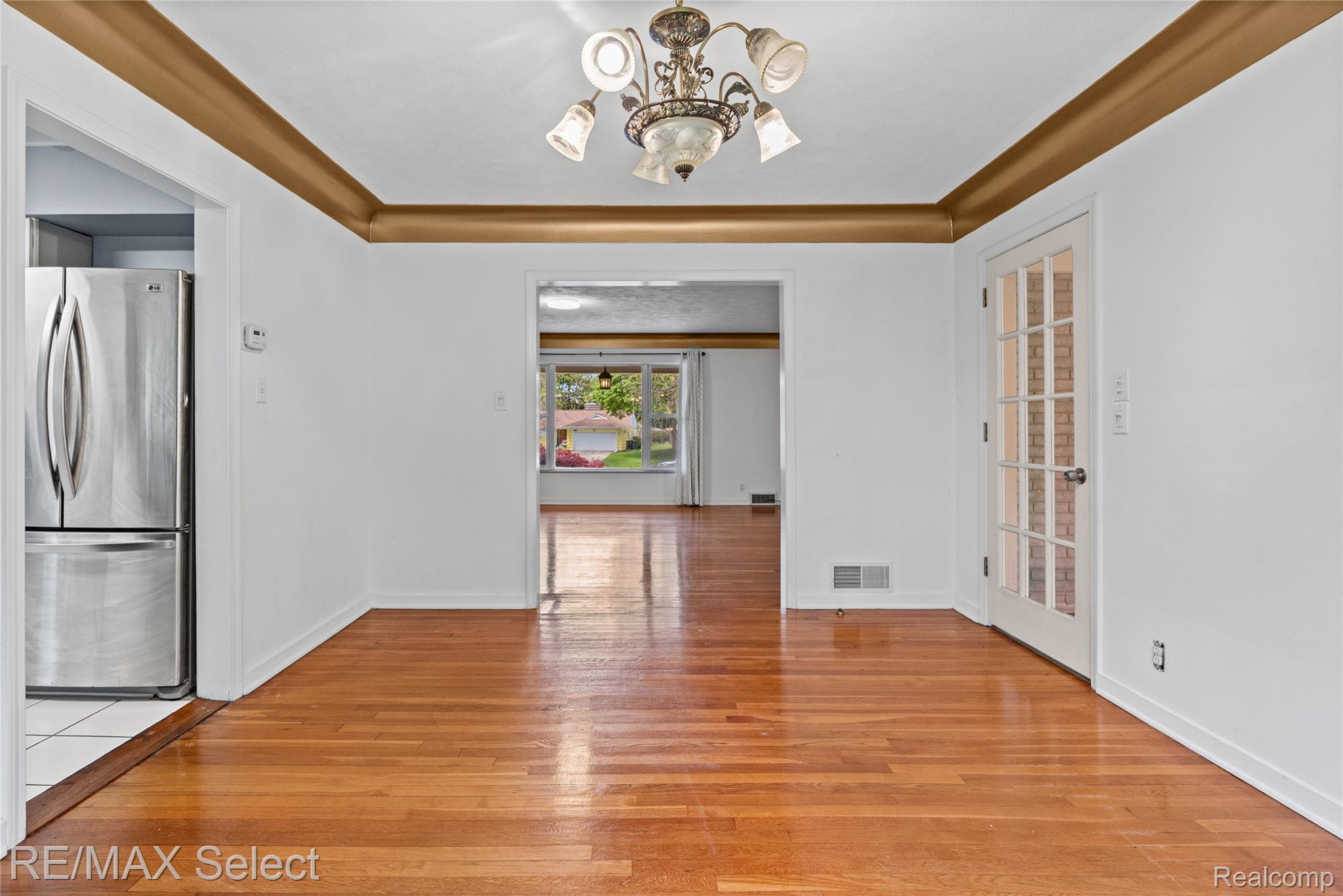 3441 Hawthorne Drive