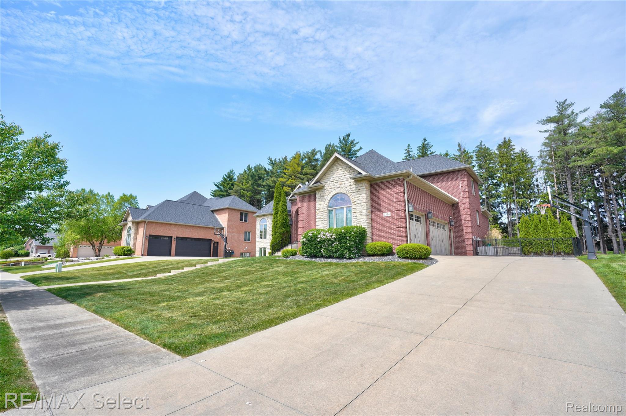 3334 Creekview Drive