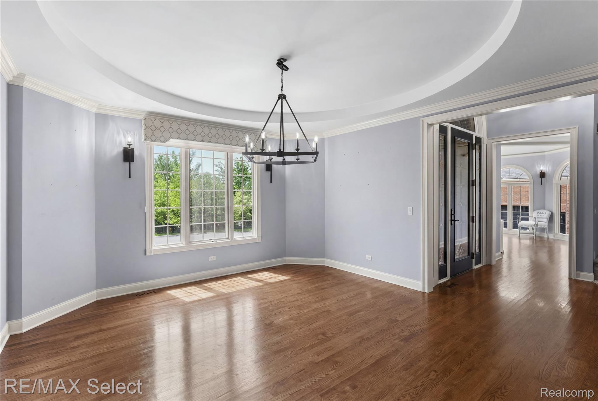 3334 Creekview Drive