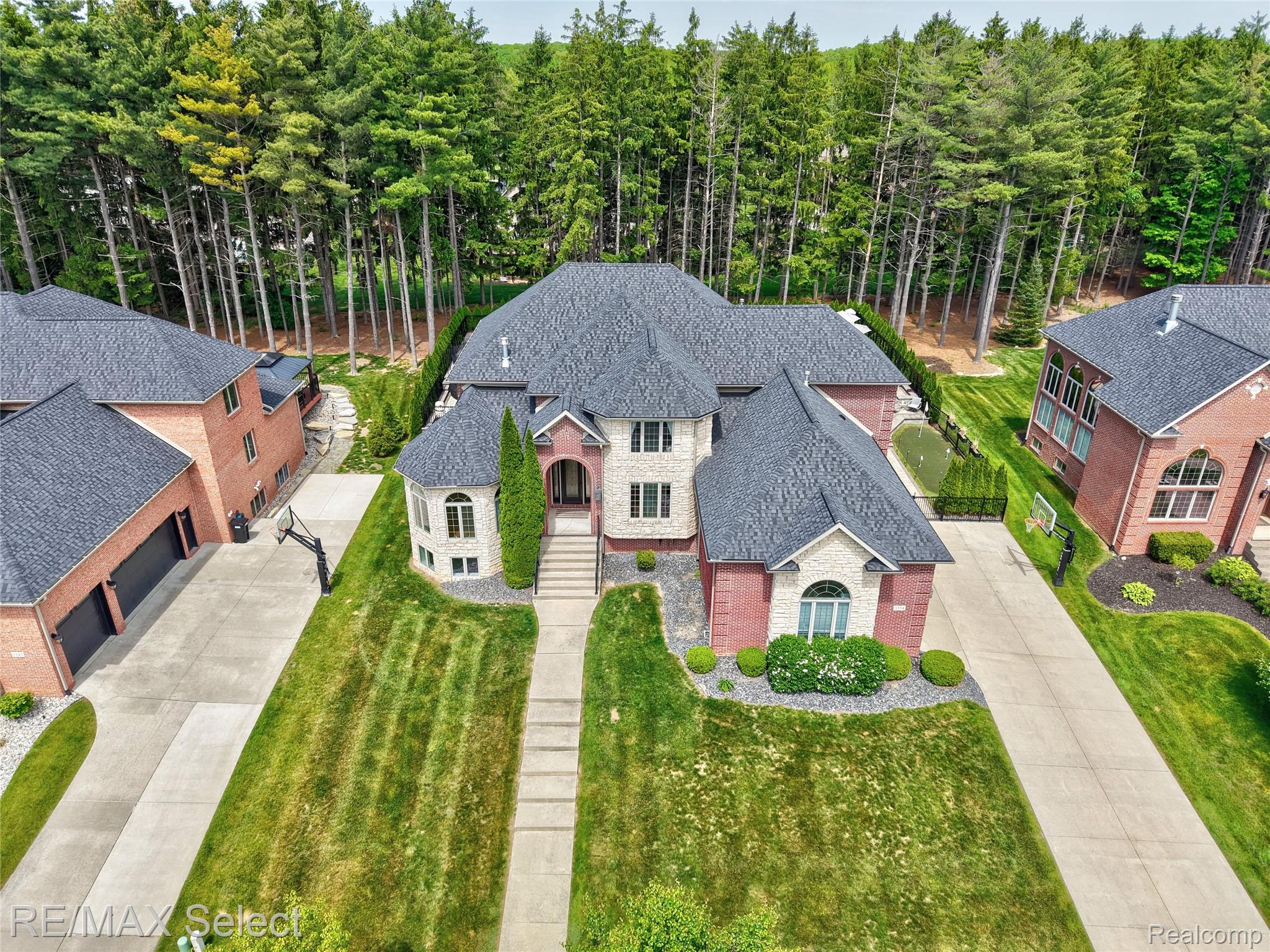 3334 Creekview Drive