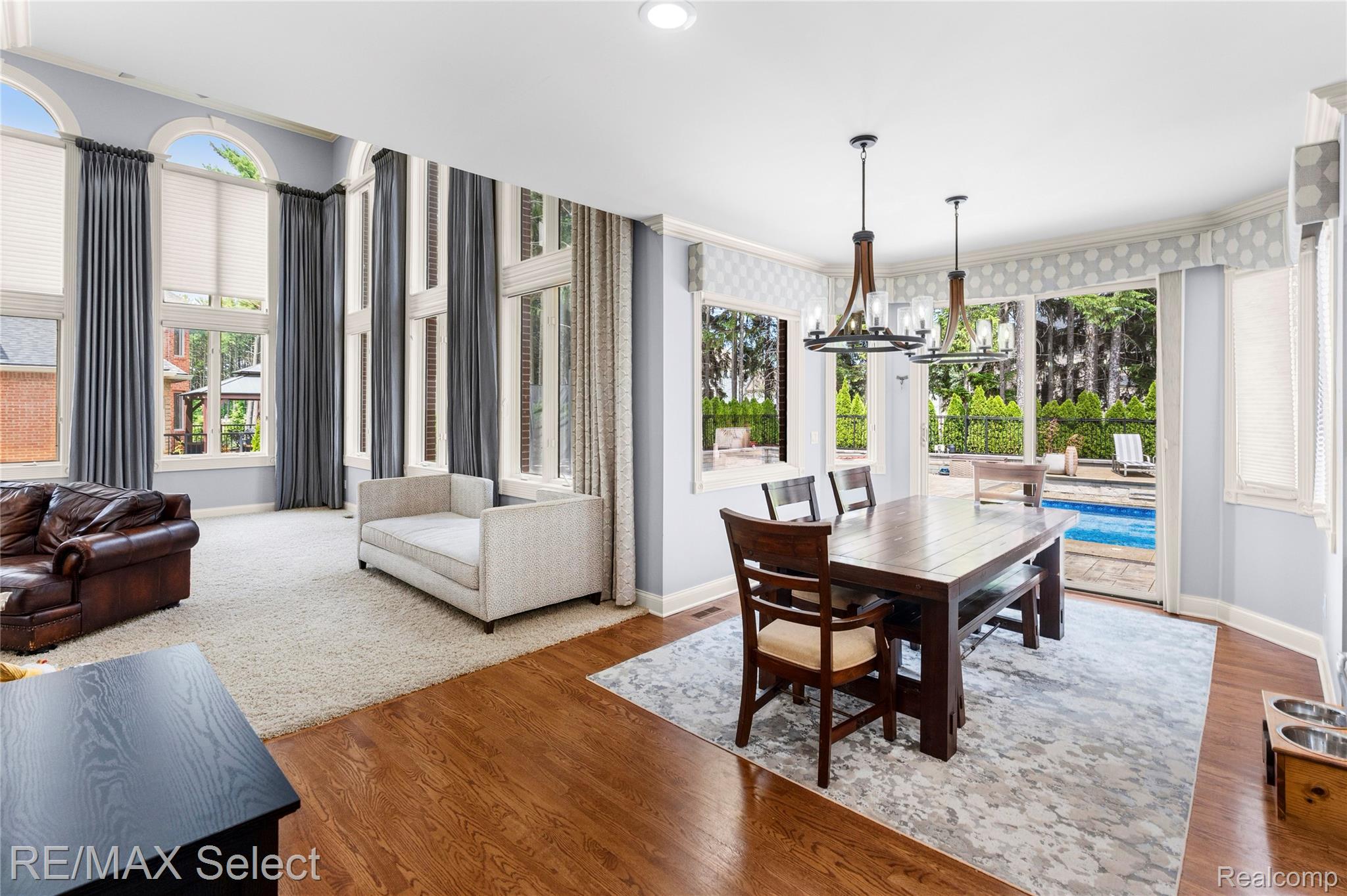 3334 Creekview Drive