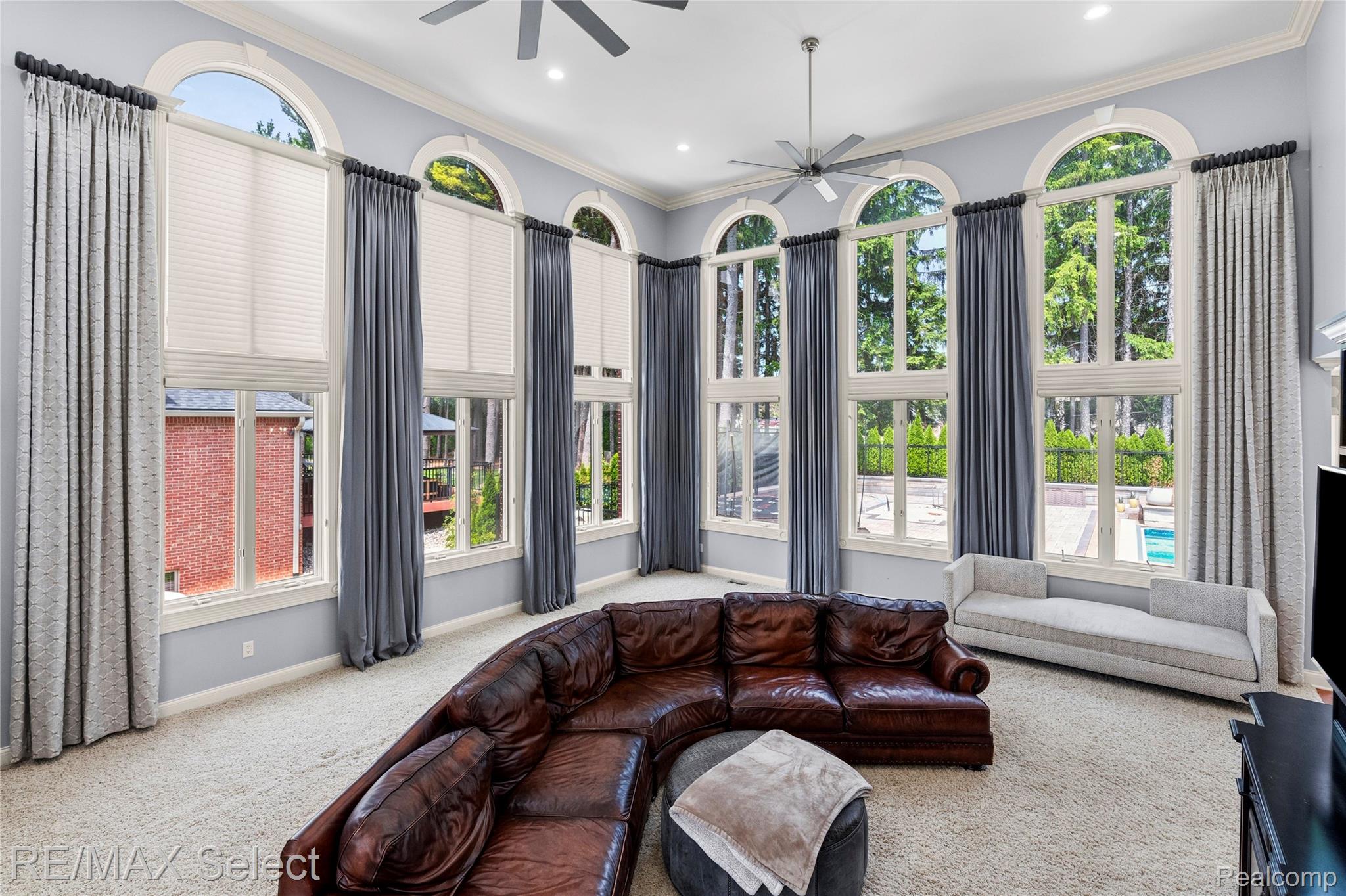 3334 Creekview Drive
