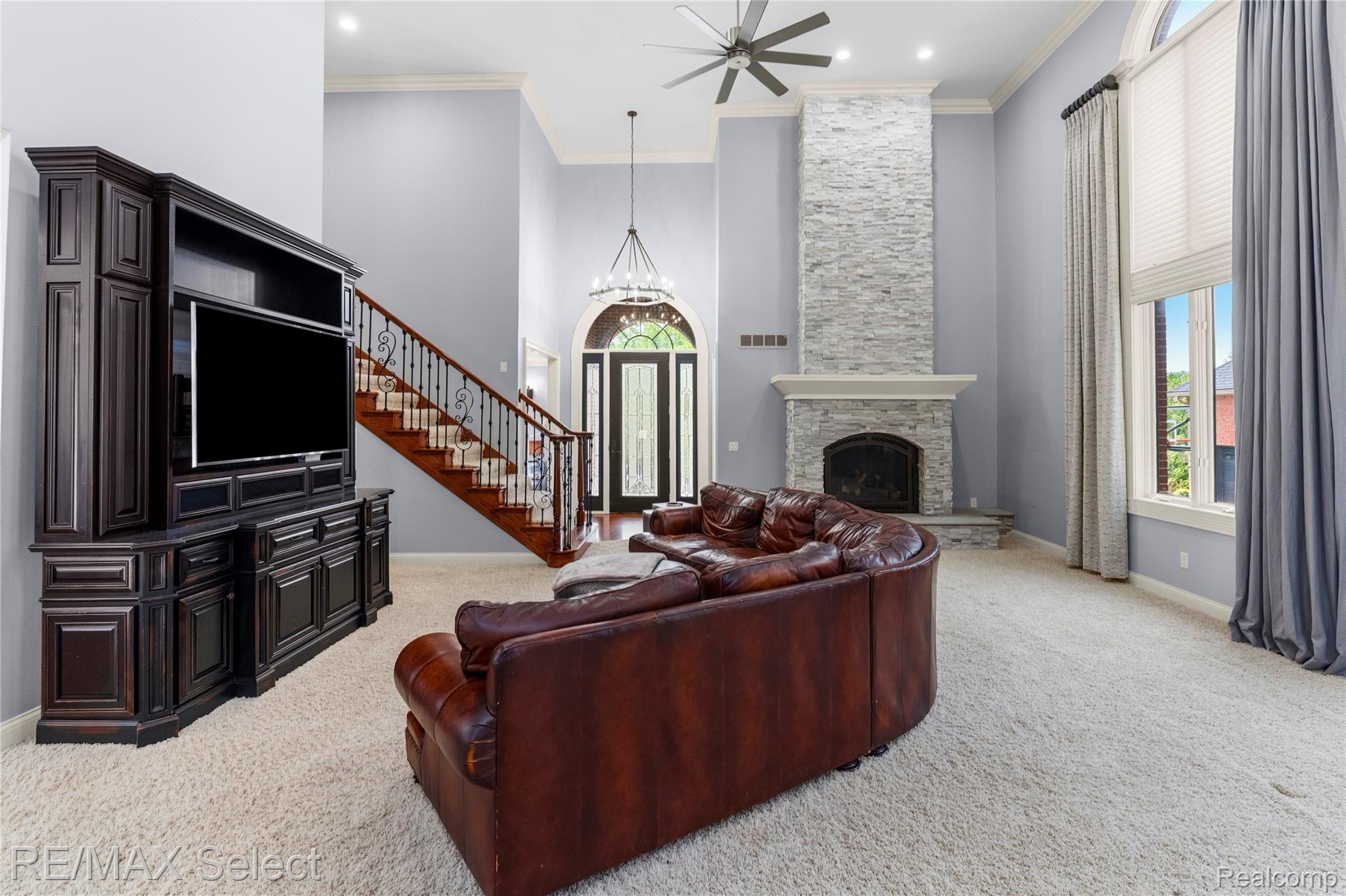 3334 Creekview Drive