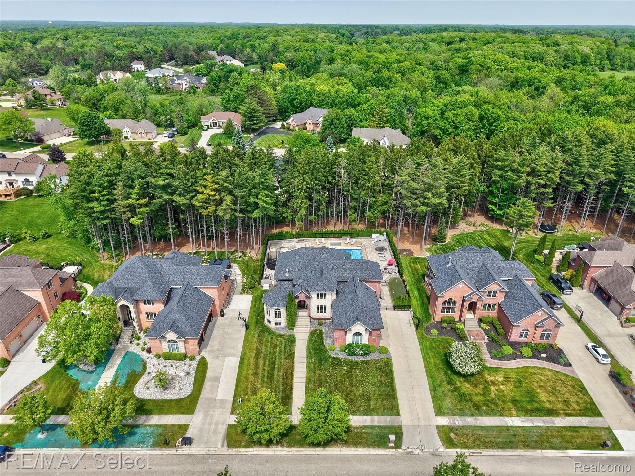 3334 Creekview Drive