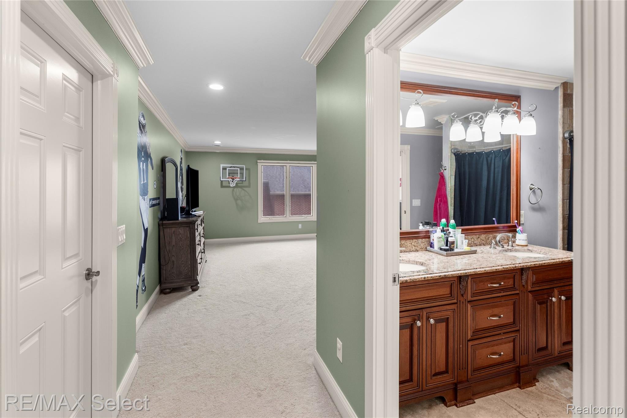 3334 Creekview Drive