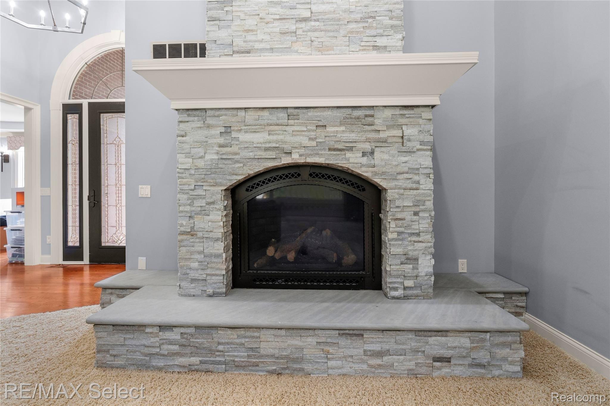 3334 Creekview Drive