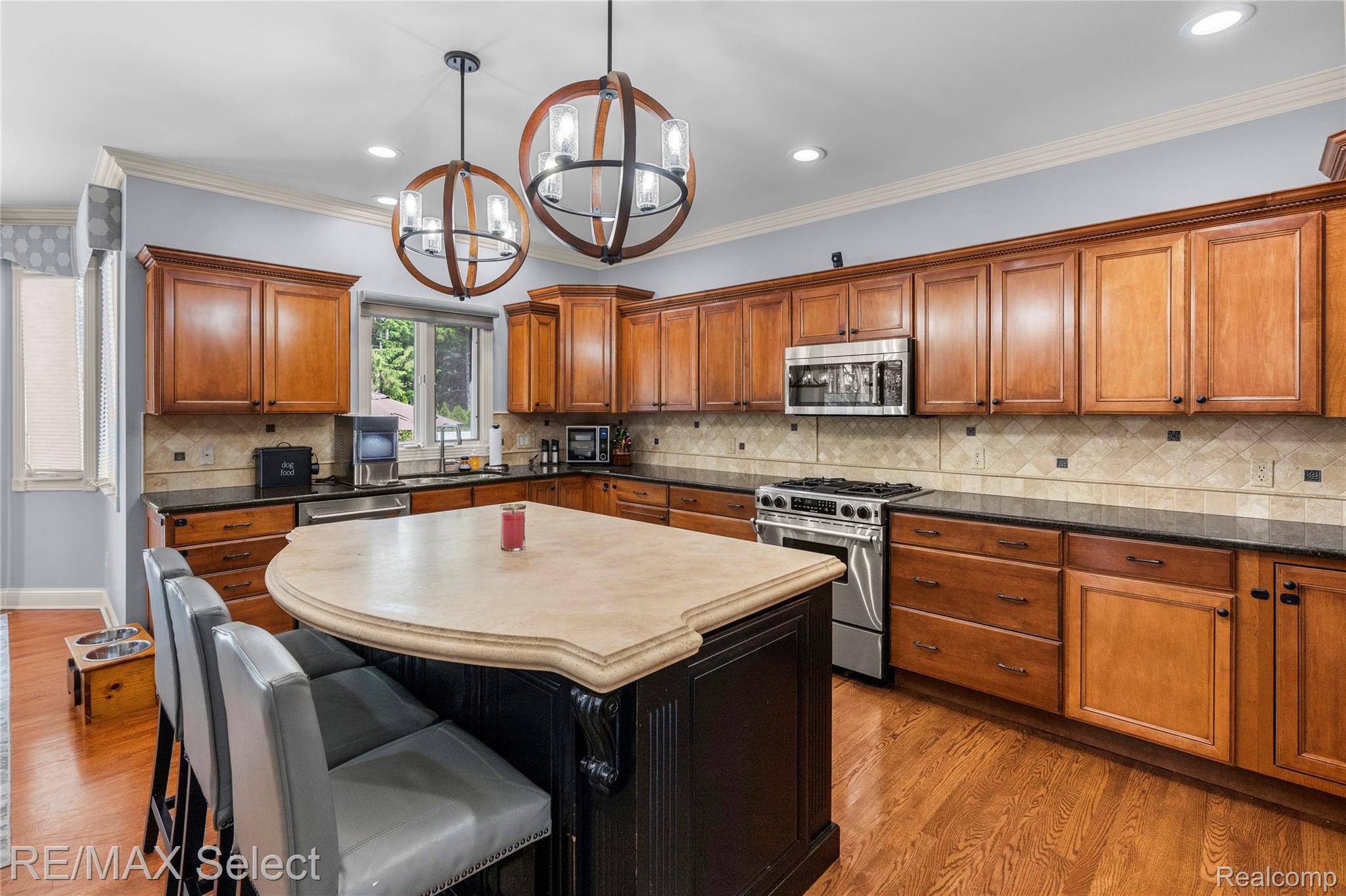 3334 Creekview Drive