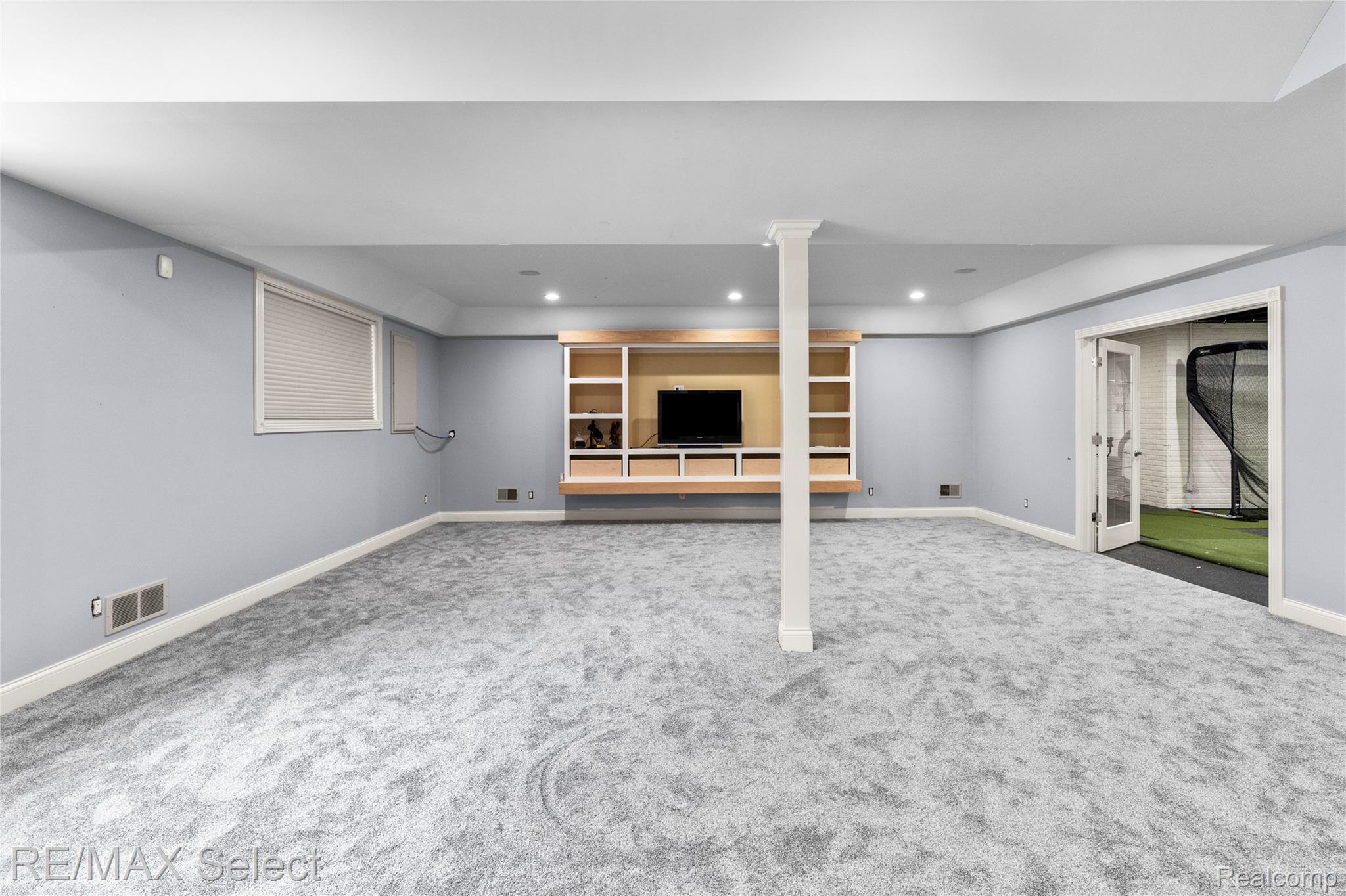 3334 Creekview Drive
