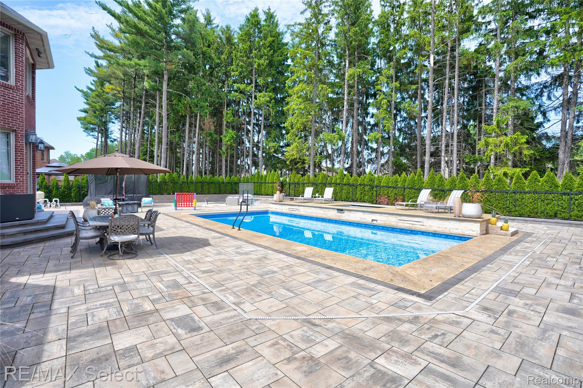 3334 Creekview Drive