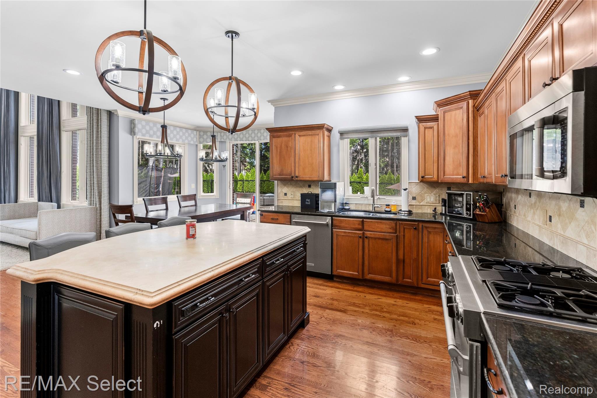 3334 Creekview Drive