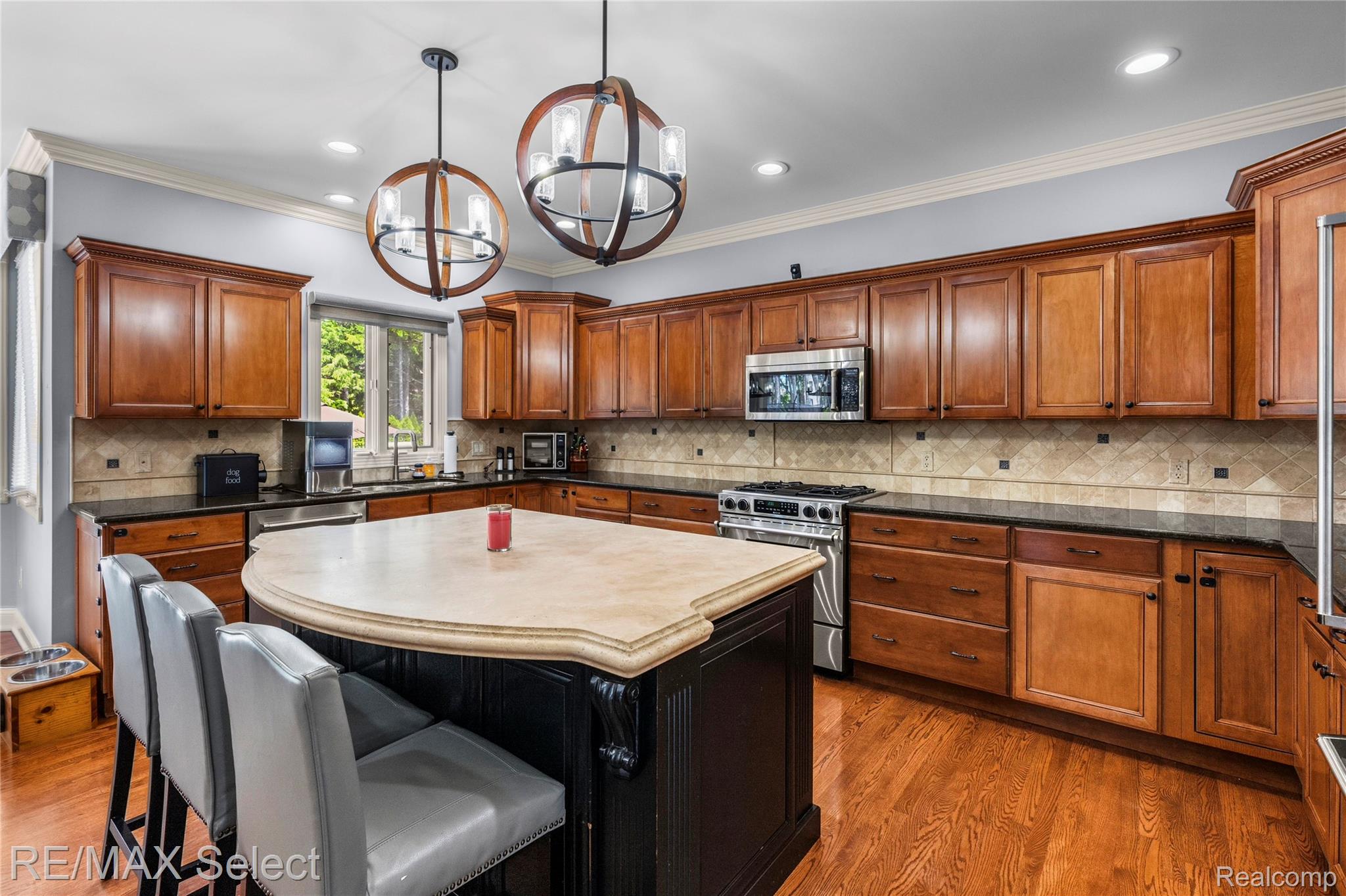 3334 Creekview Drive