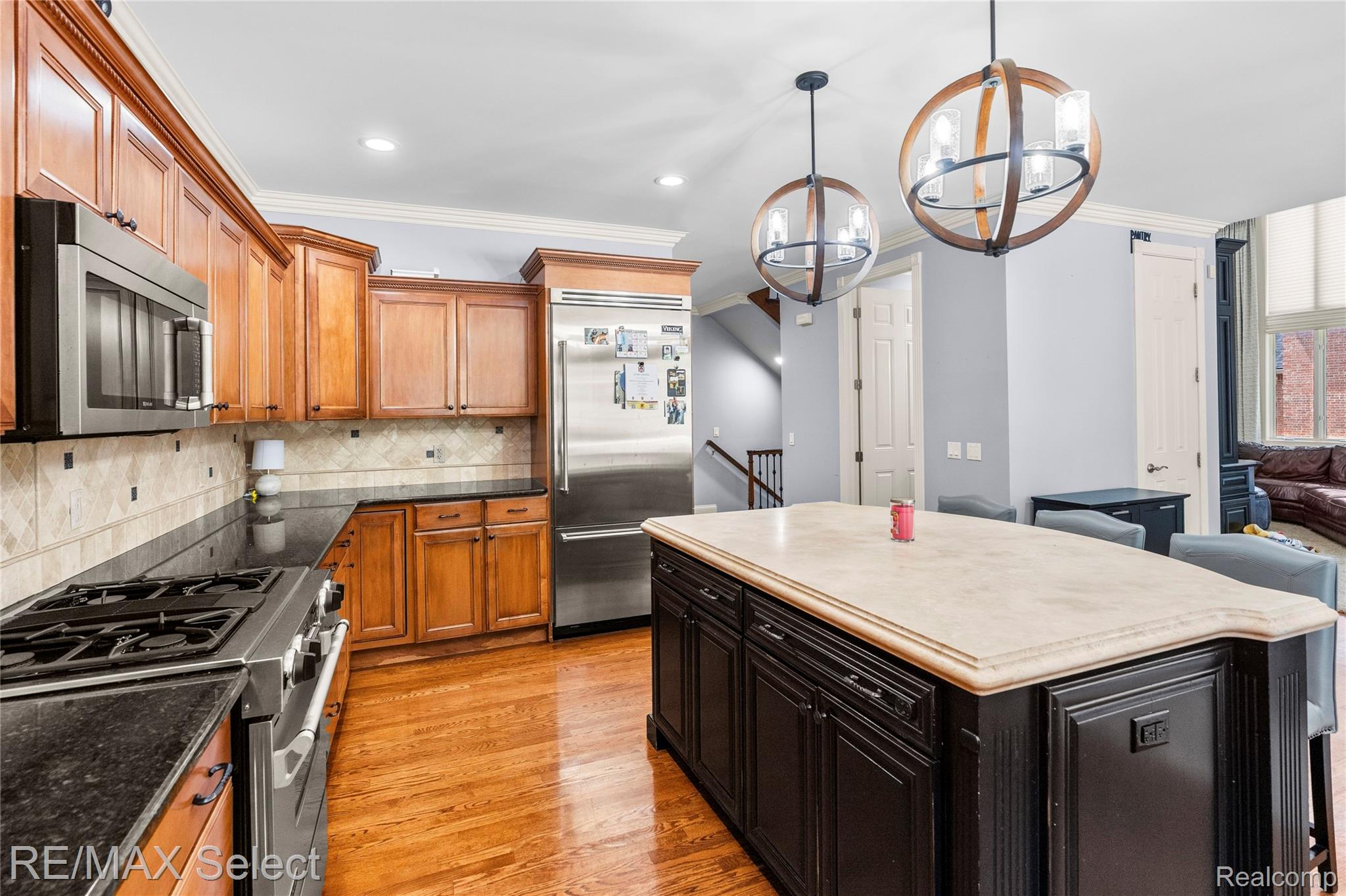 3334 Creekview Drive