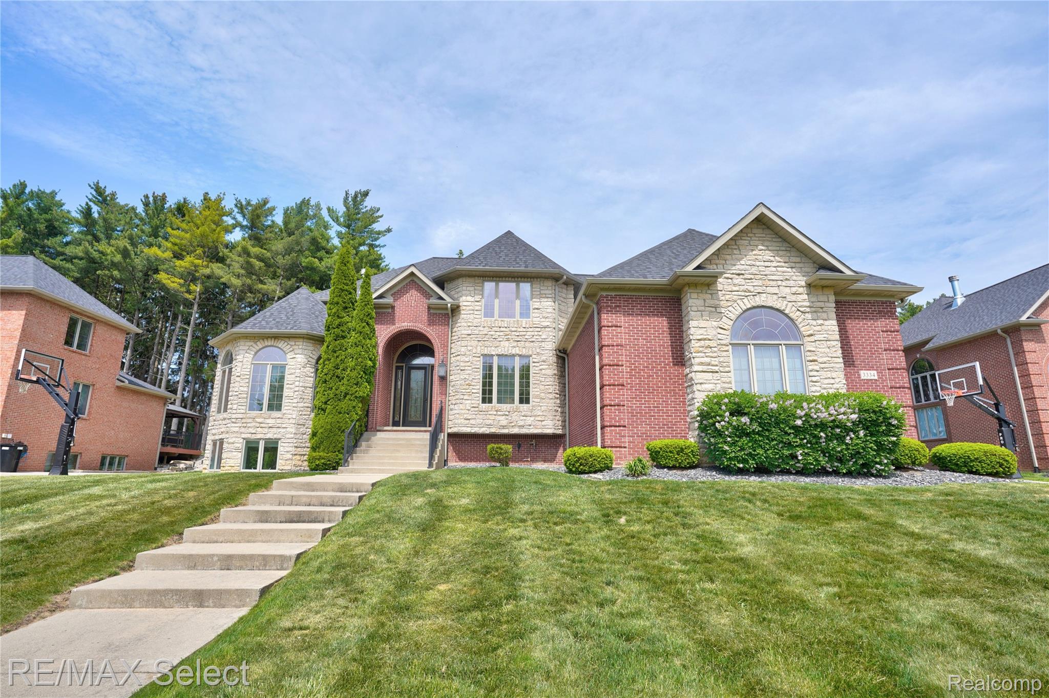 3334 Creekview Drive