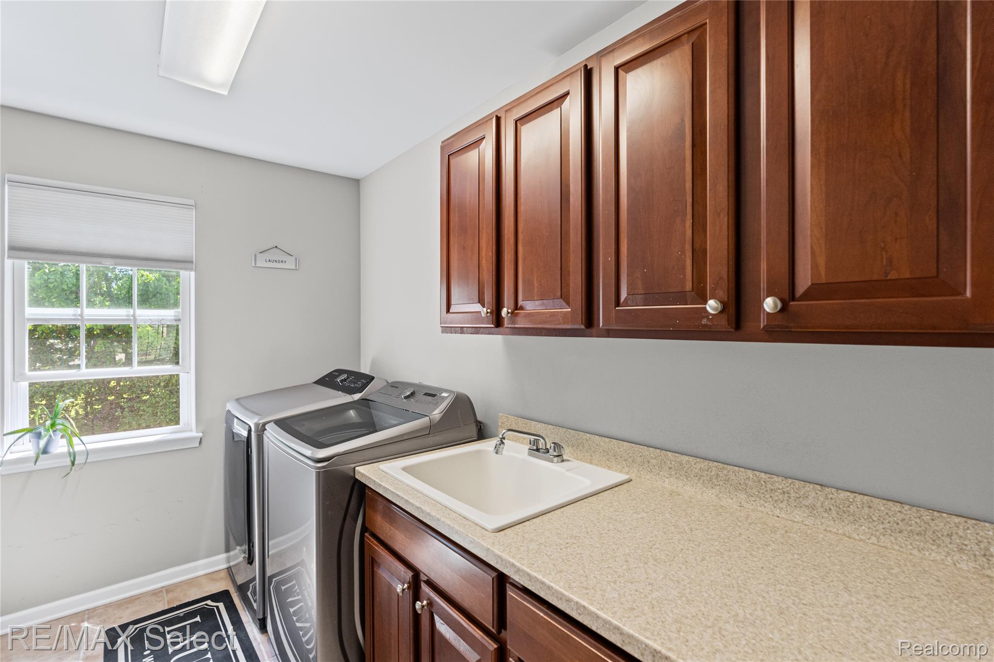 6288 Opal Lane