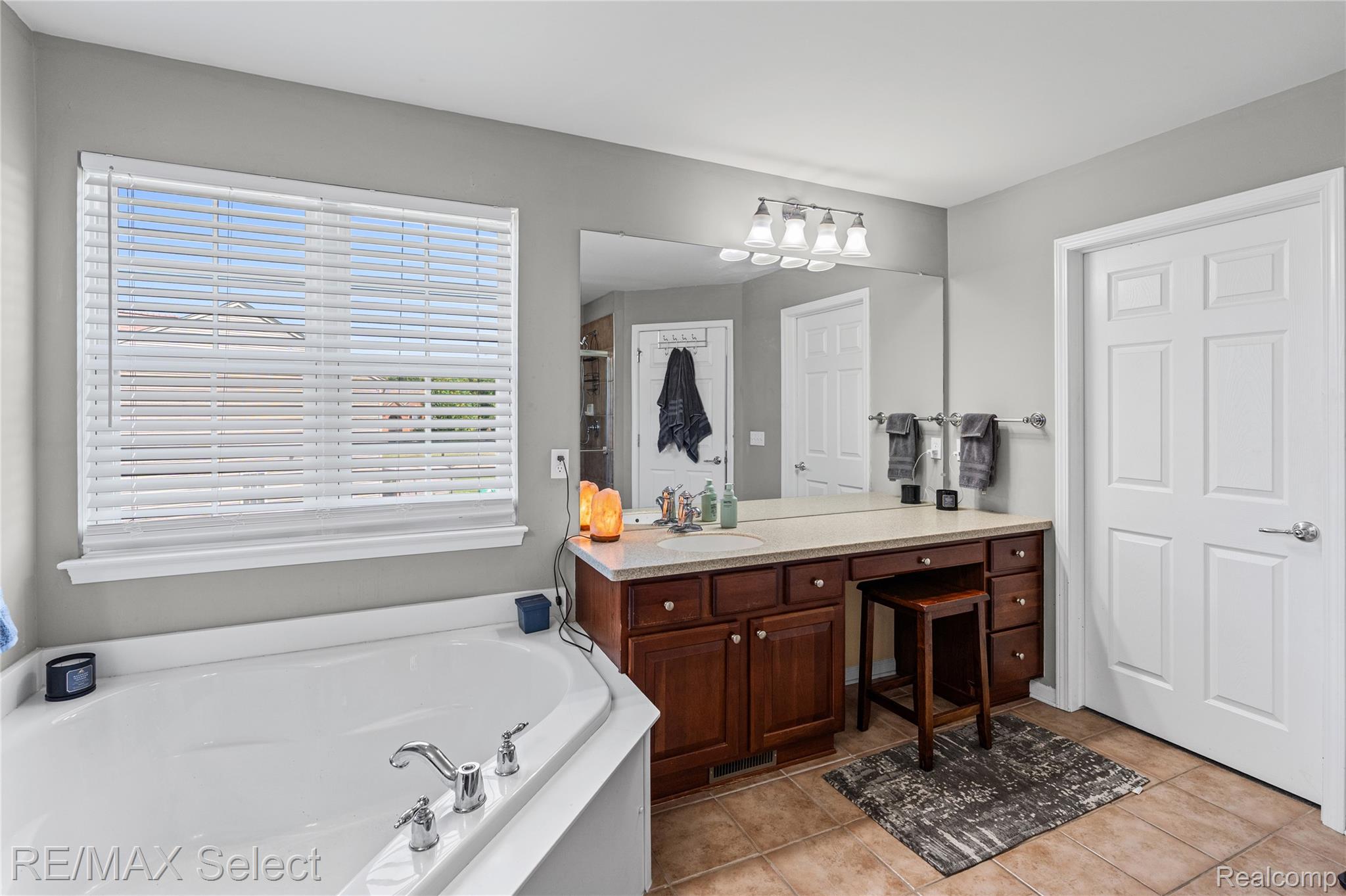 6288 Opal Lane
