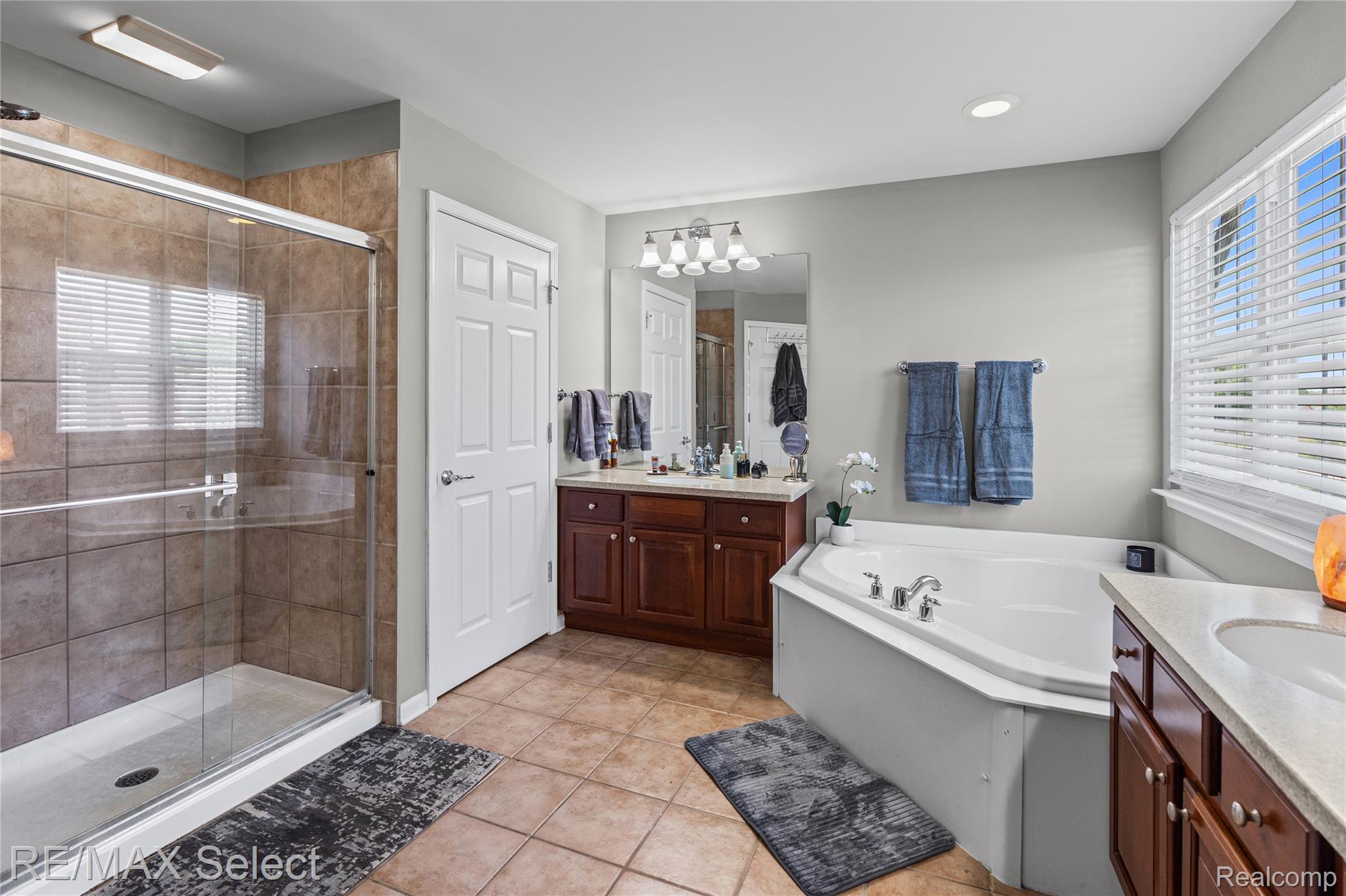 6288 Opal Lane