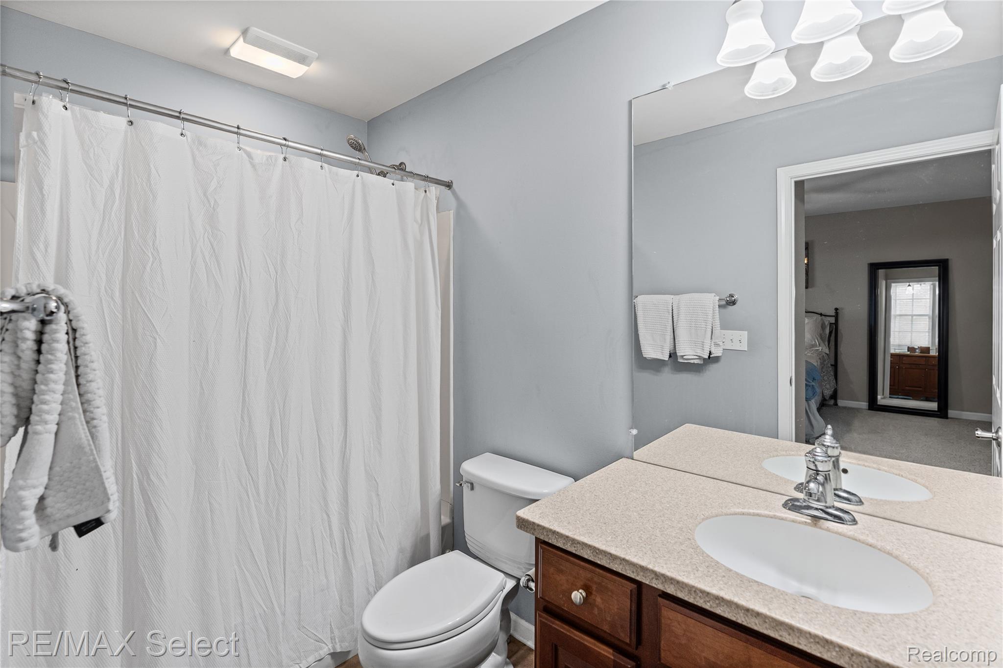 6288 Opal Lane