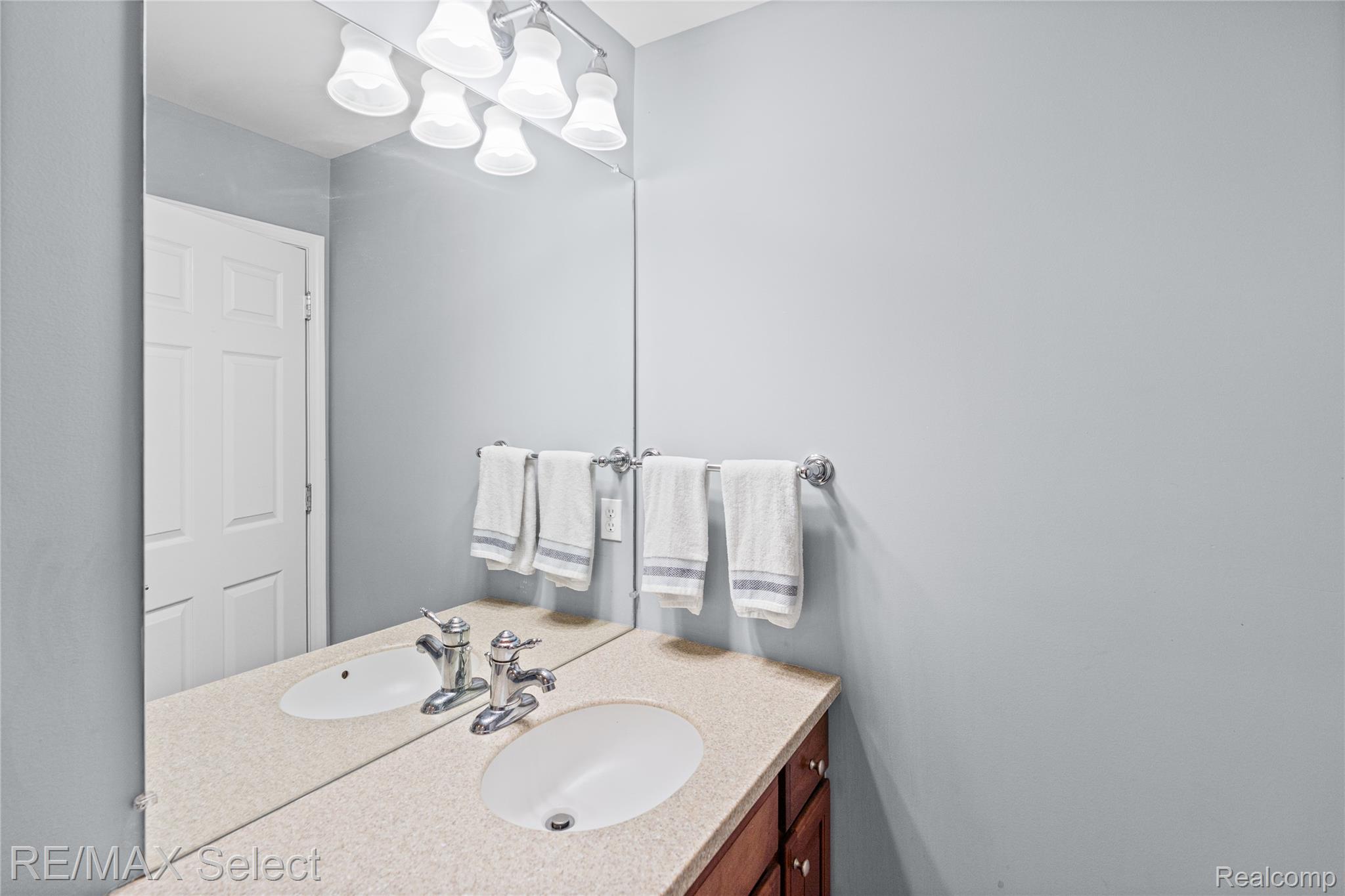 6288 Opal Lane
