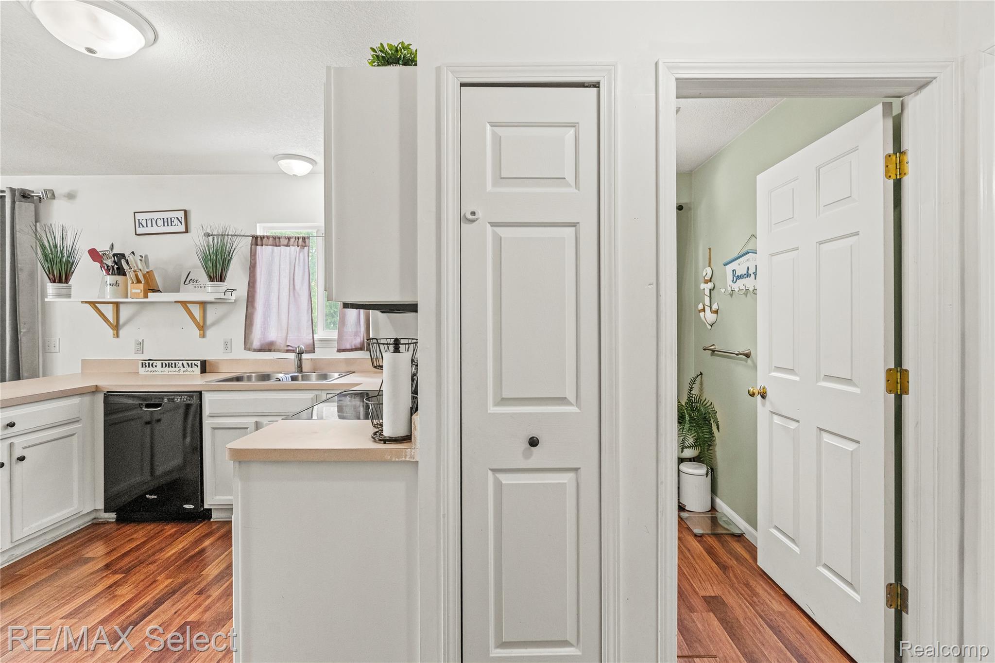 4399 Eagle Lane
