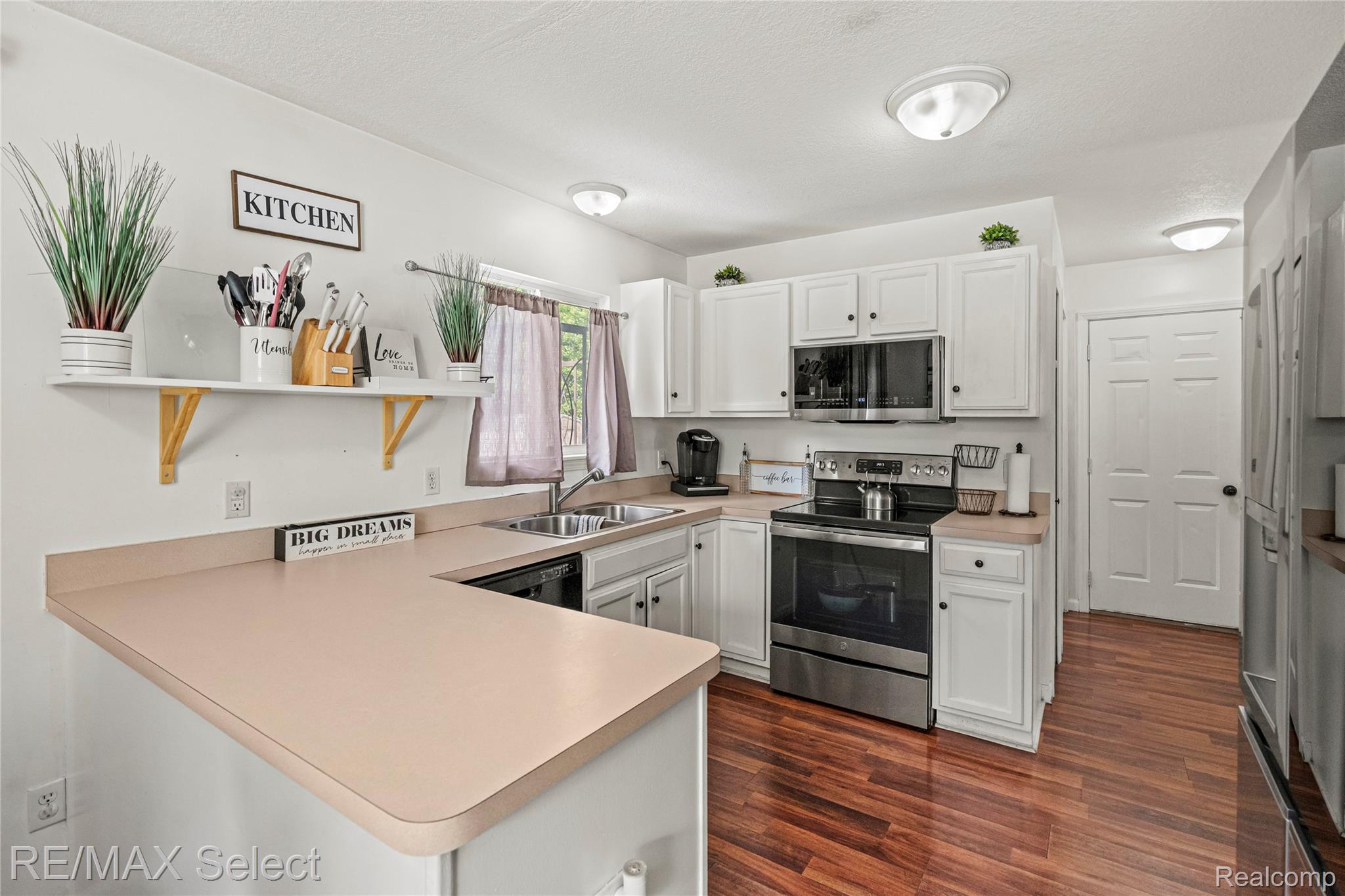4399 Eagle Lane