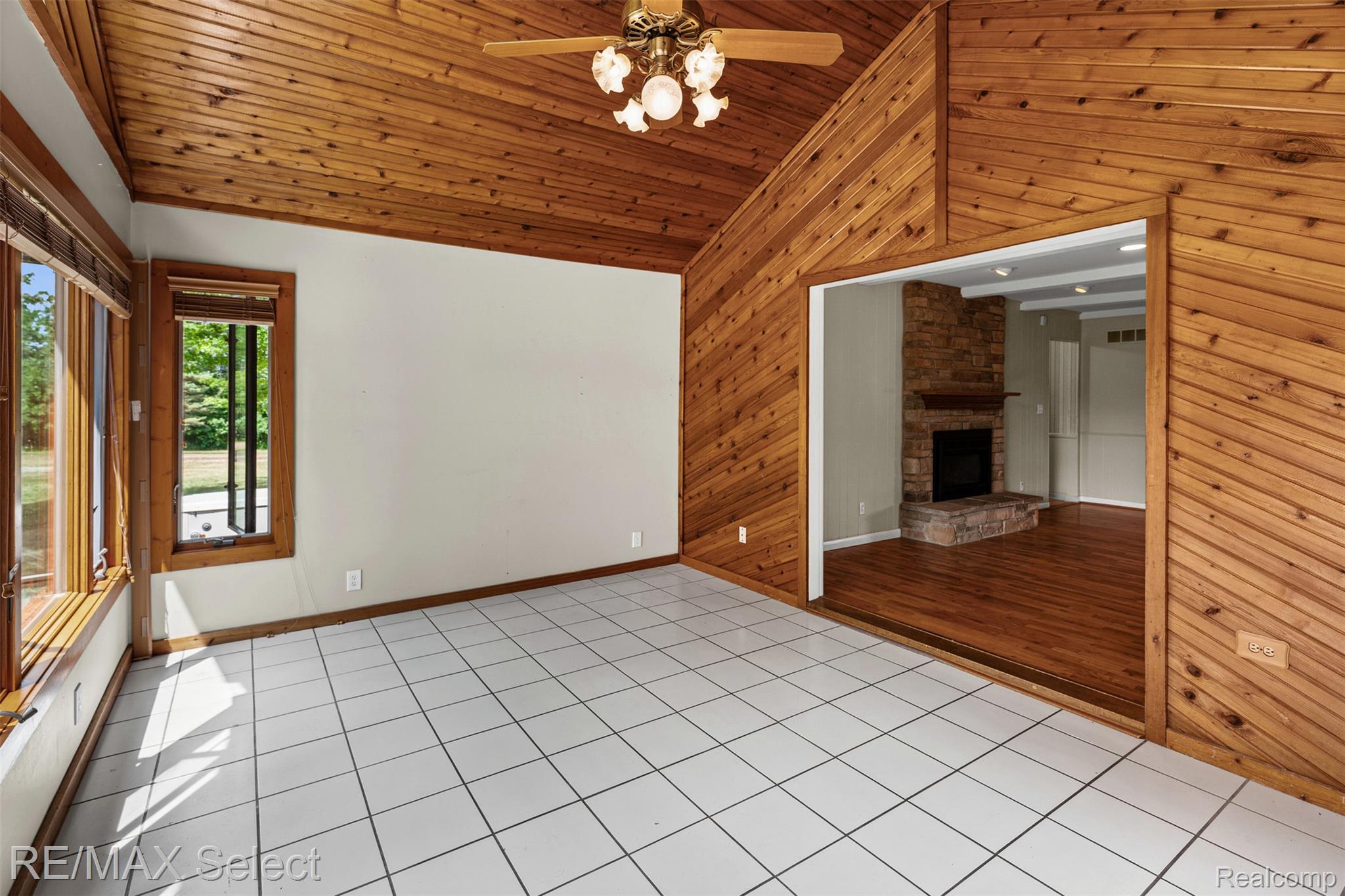 9394 Seymour Road