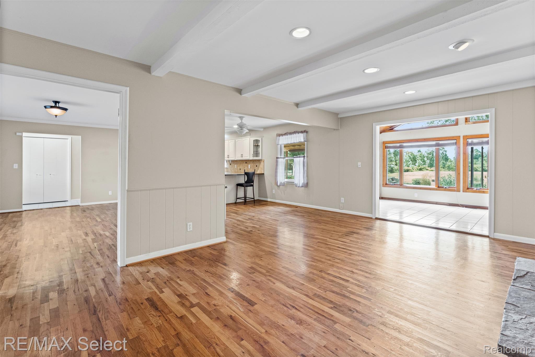9394 Seymour Road