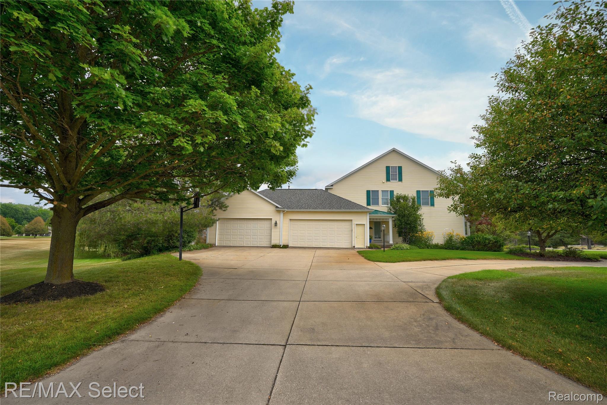 8211 Burleigh Road
