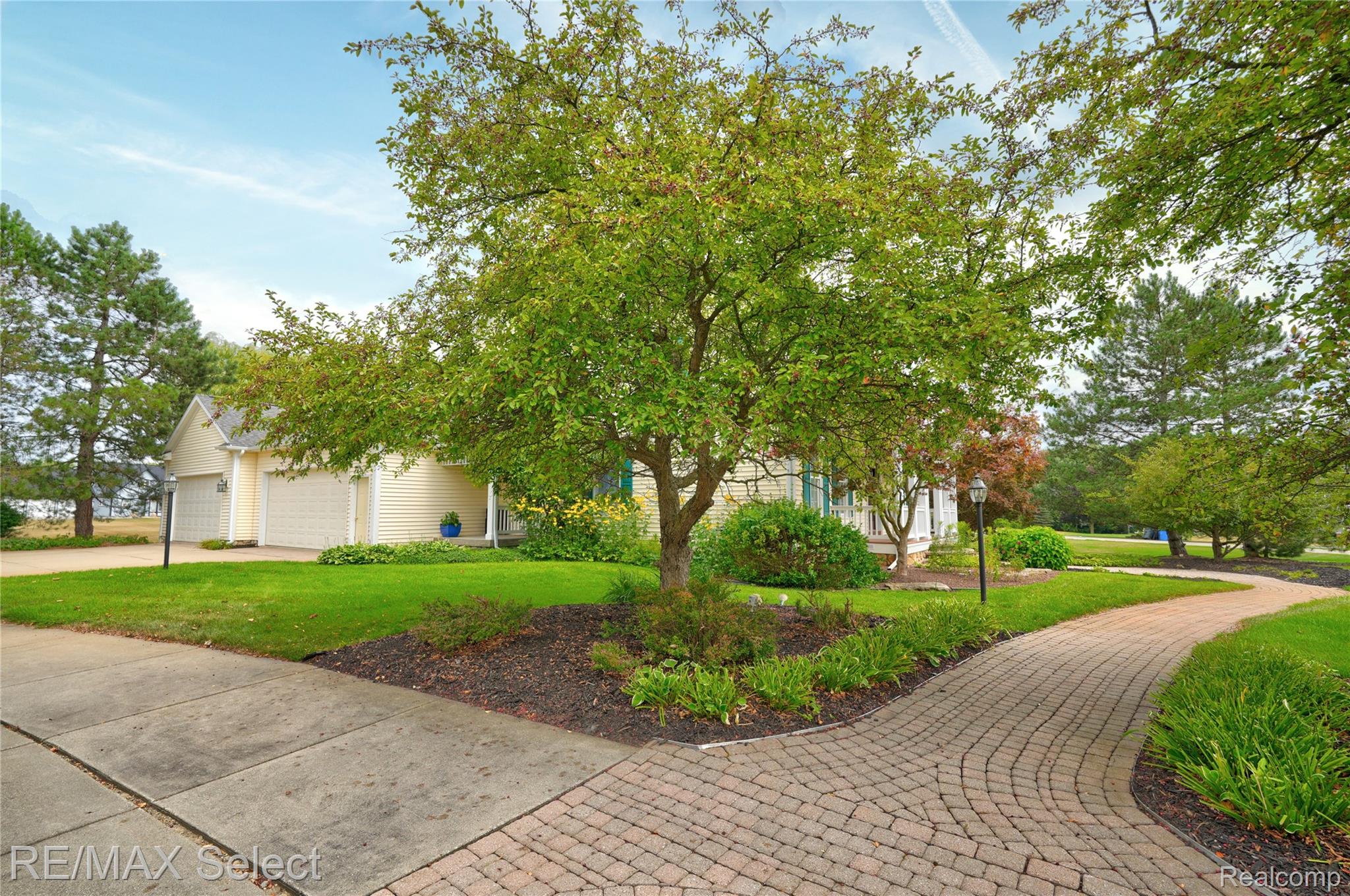 8211 Burleigh Road