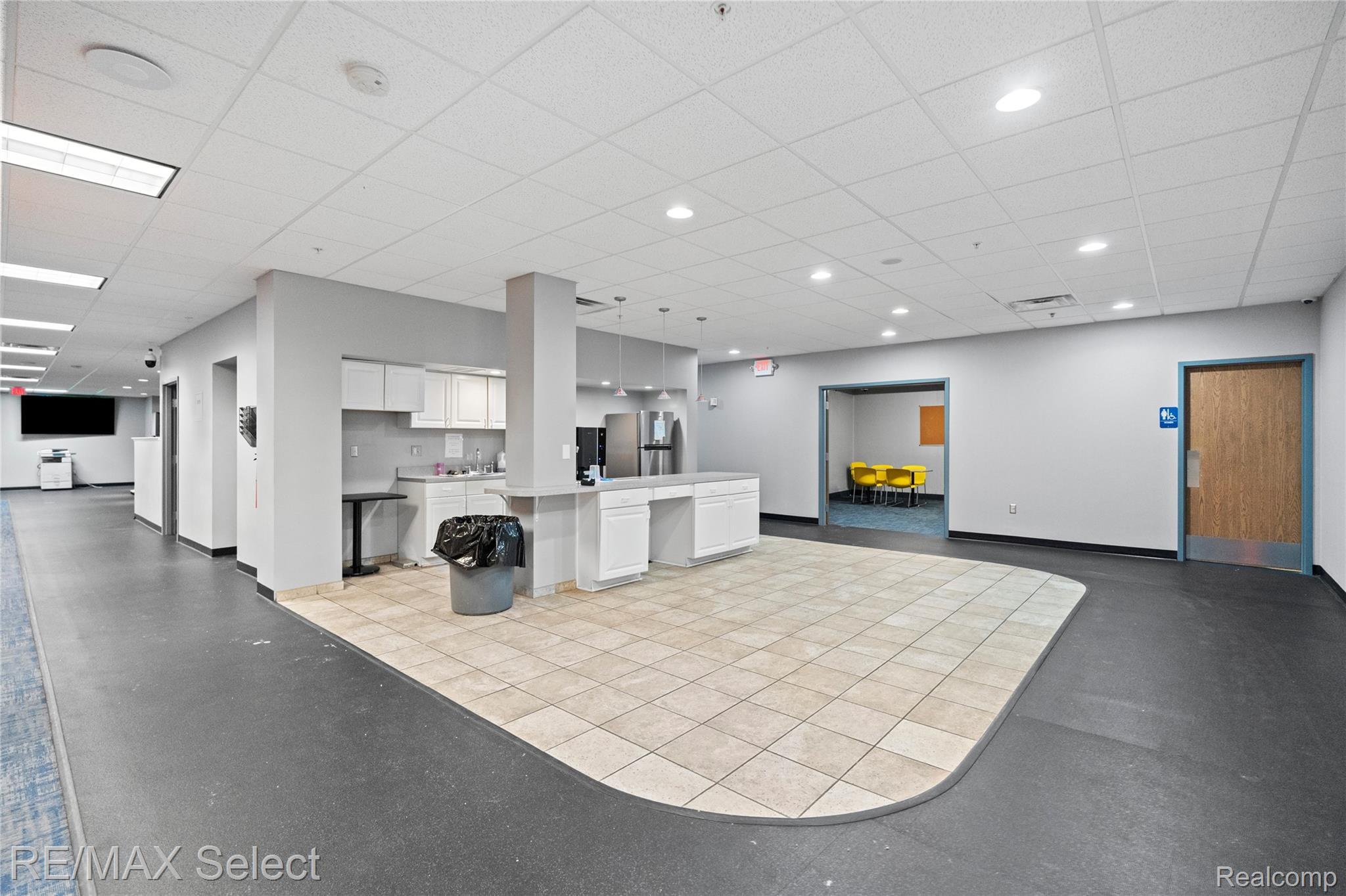 2305 S Center Road