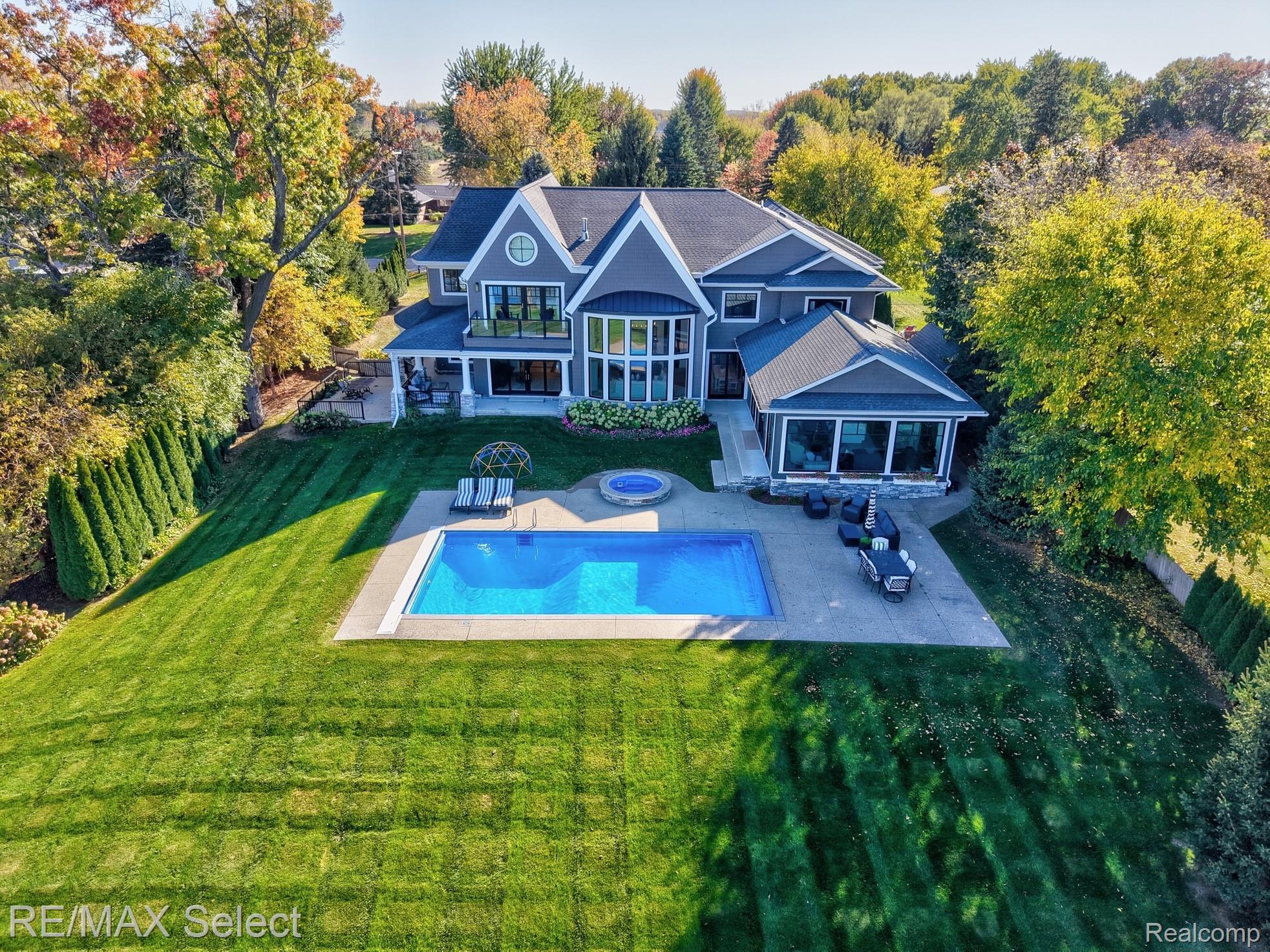 2368 Grove Park Rd Fenton MI