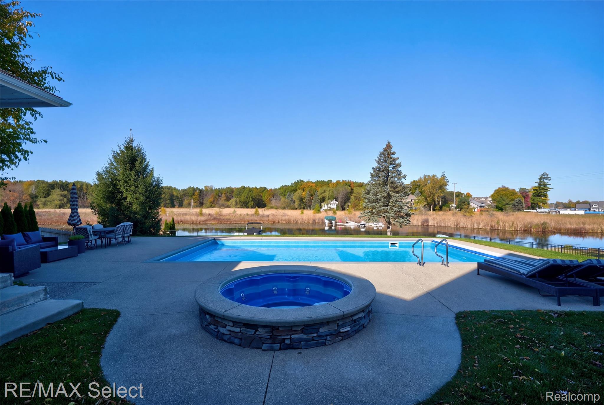 2368 Grove Park RD
