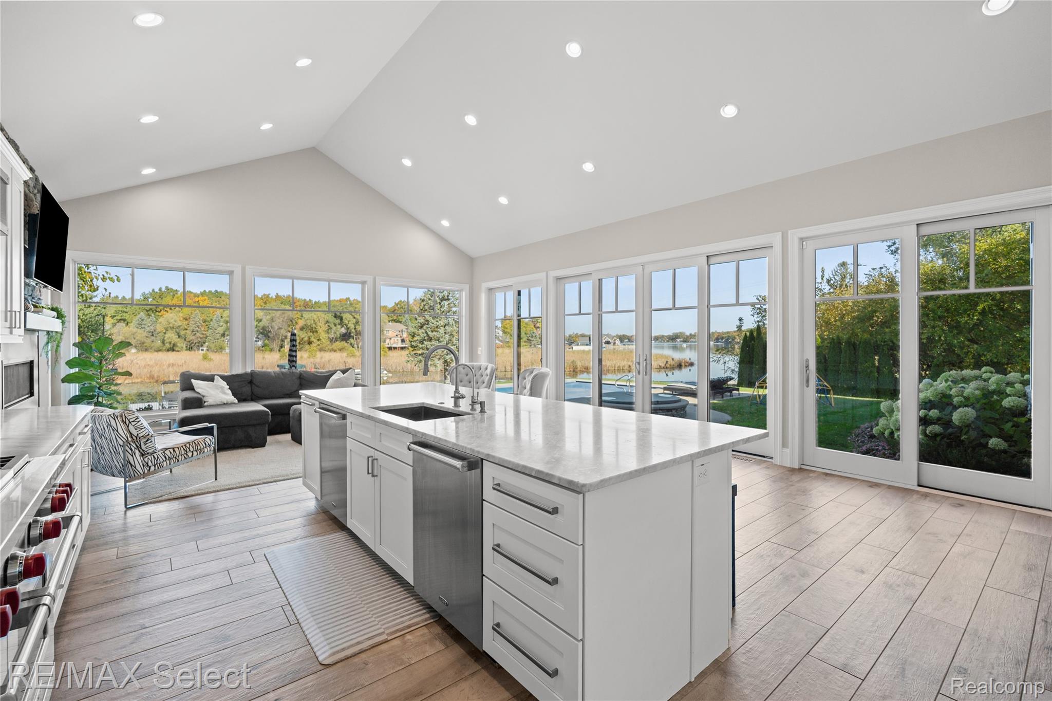 2368 Grove Park RD