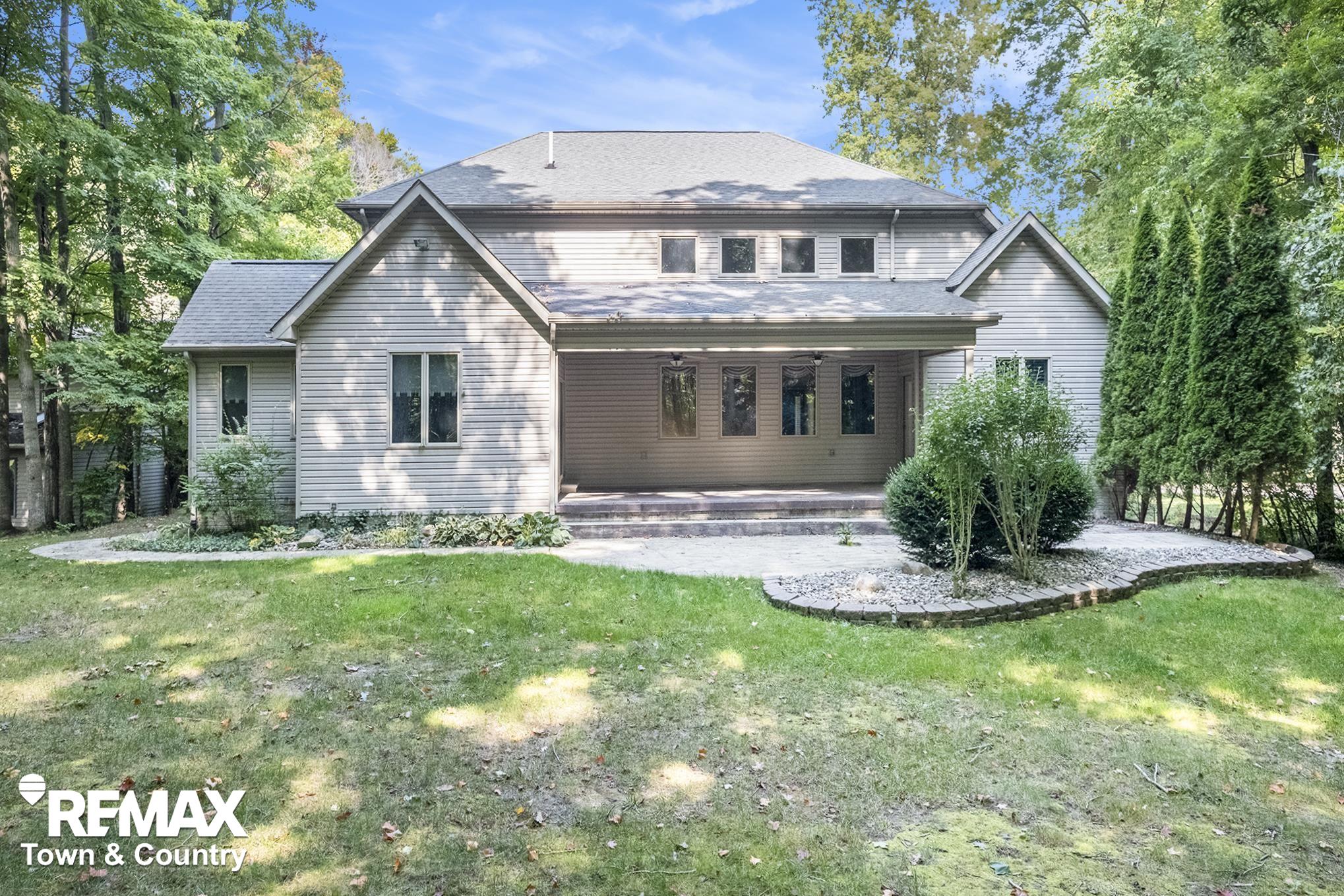 7495 Falling Leaf Court