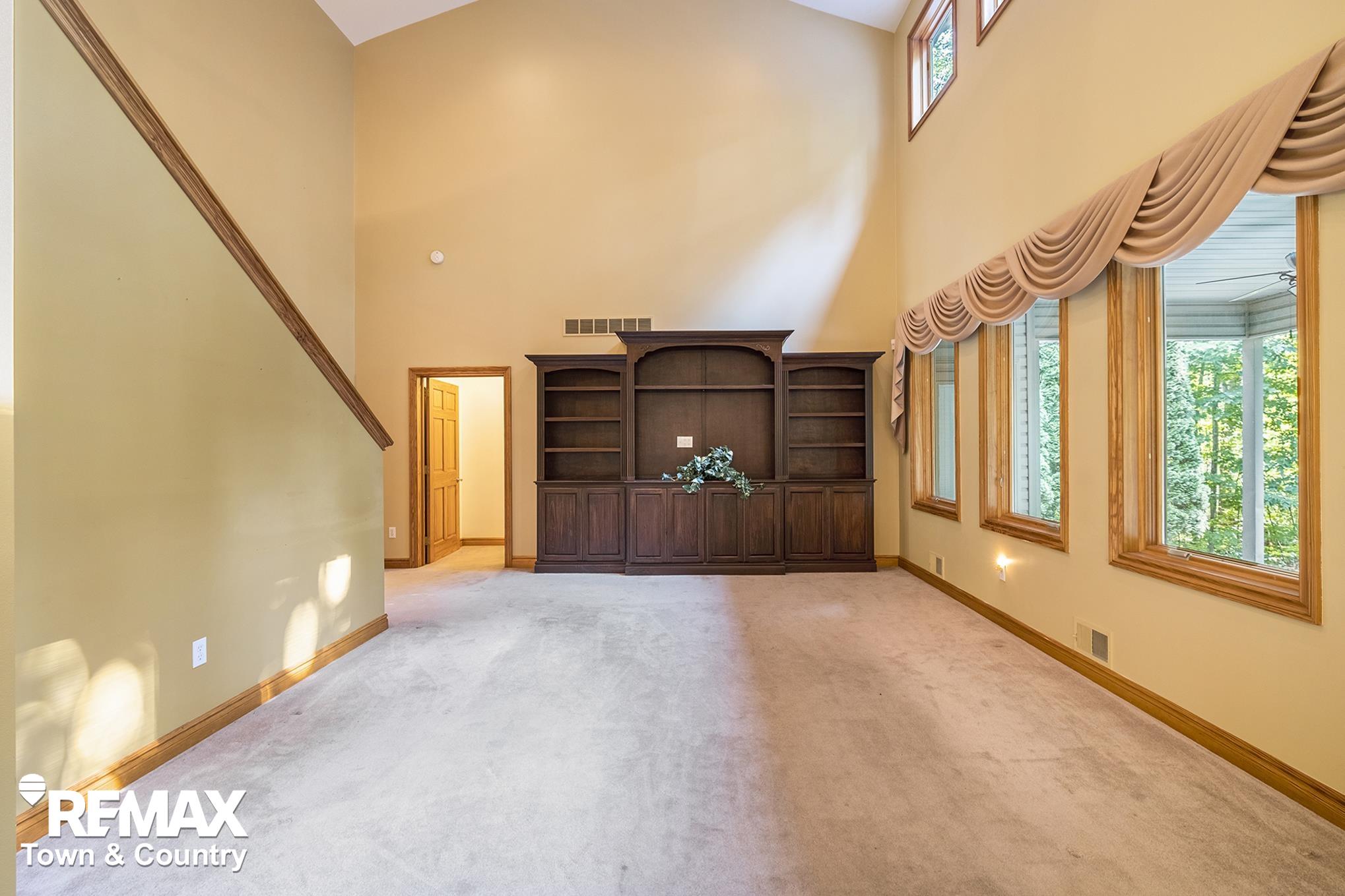 7495 Falling Leaf Court