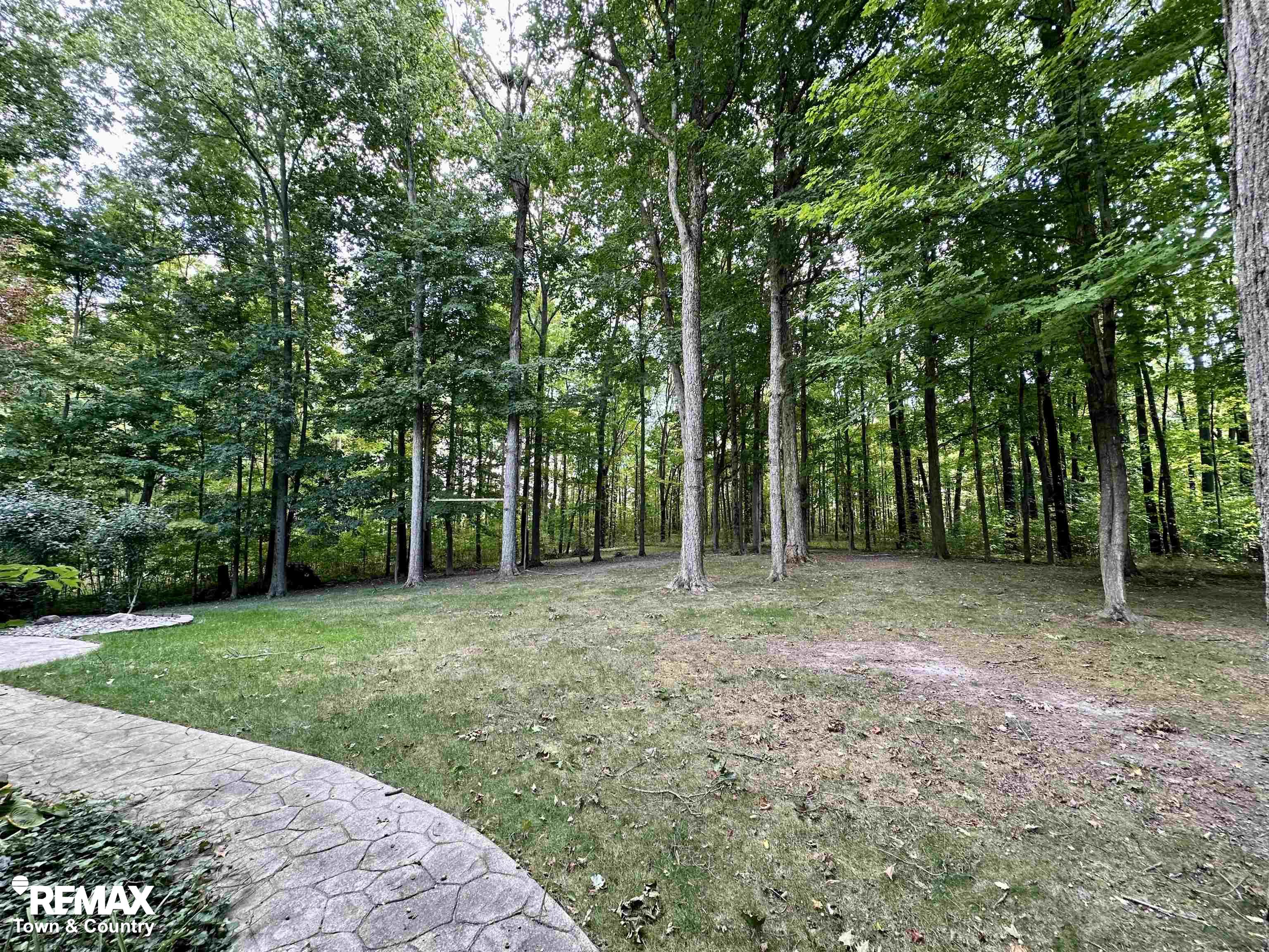 7495 Falling Leaf Court