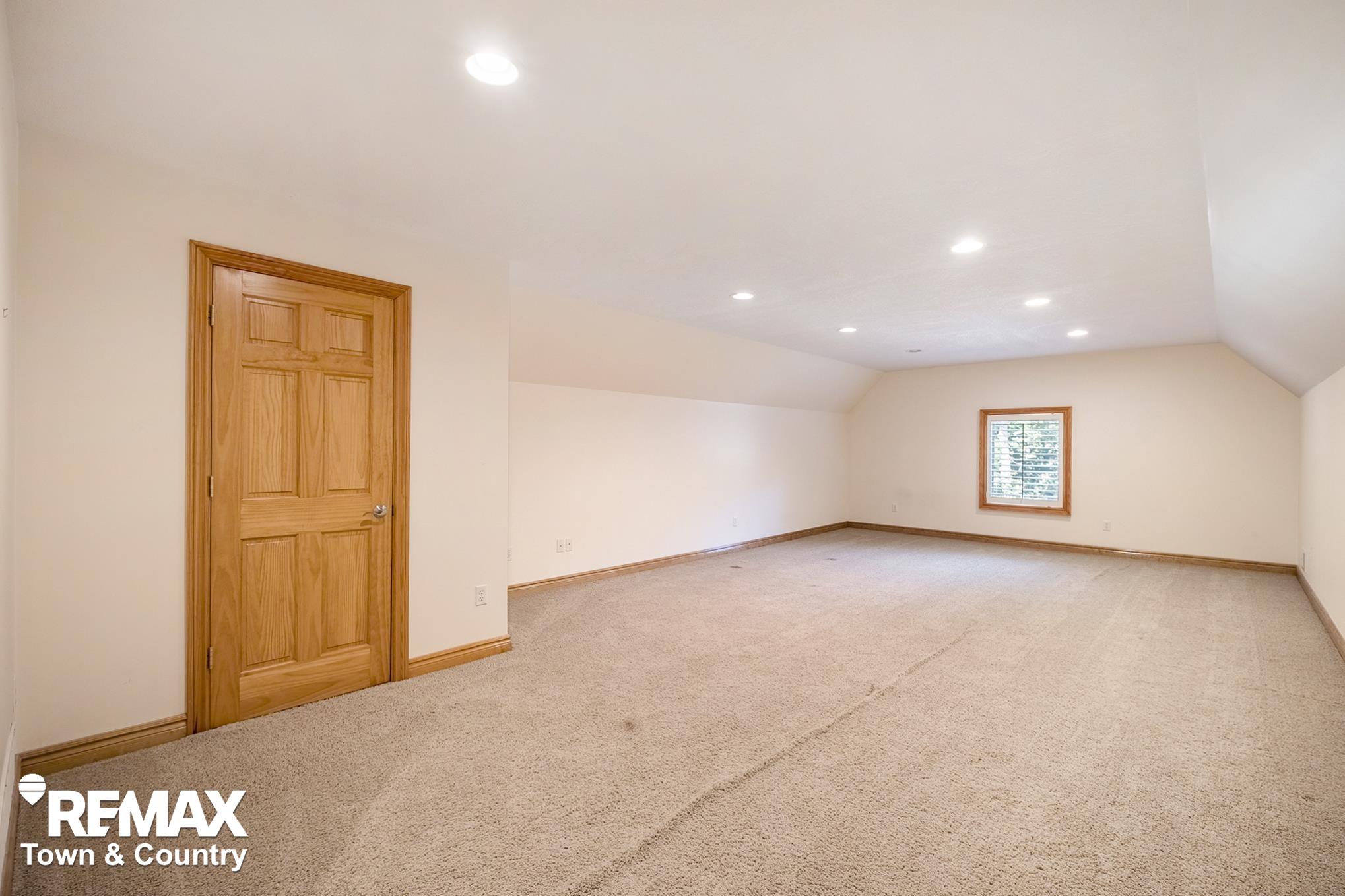 7495 Falling Leaf Court