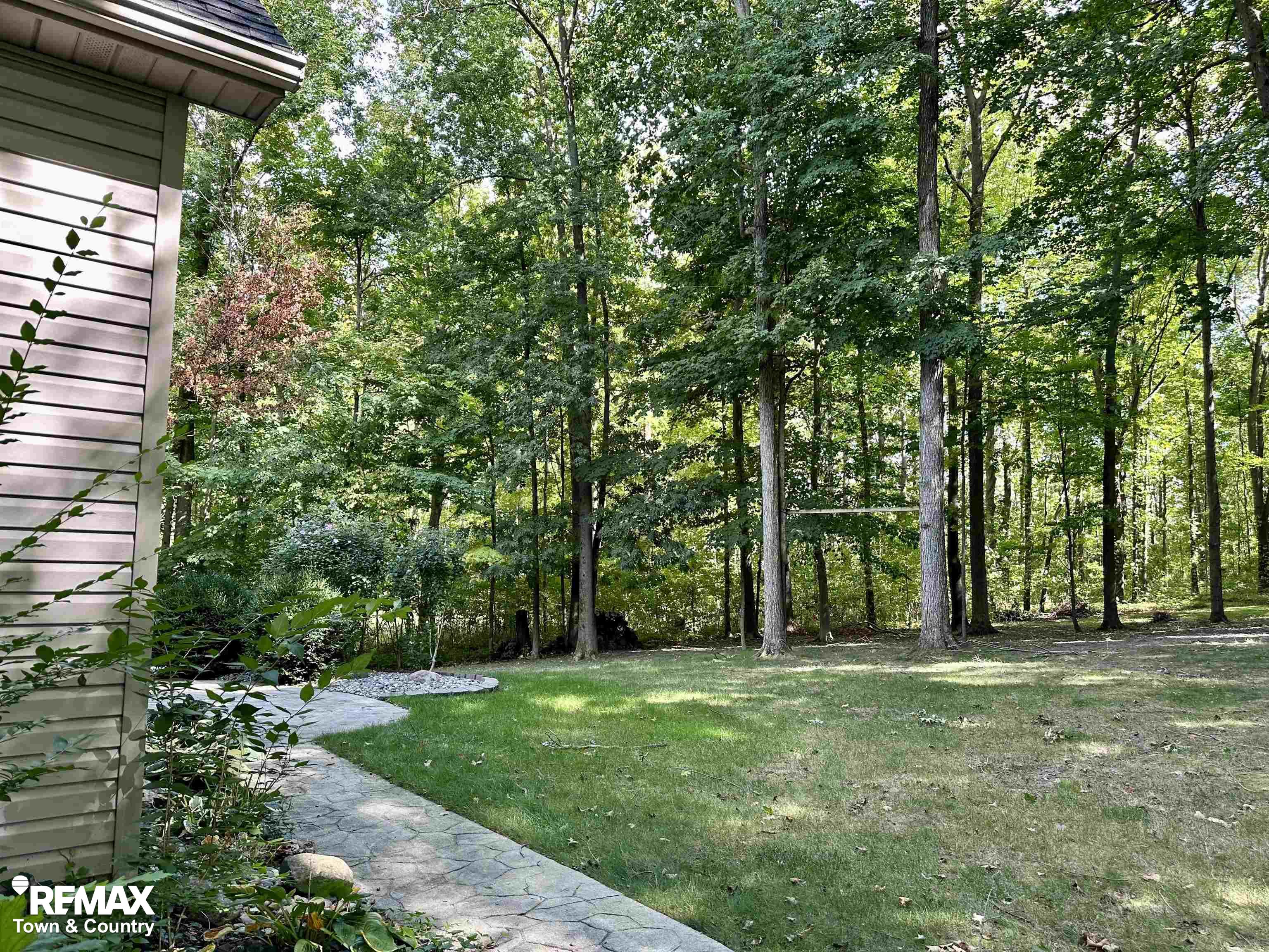7495 Falling Leaf Court