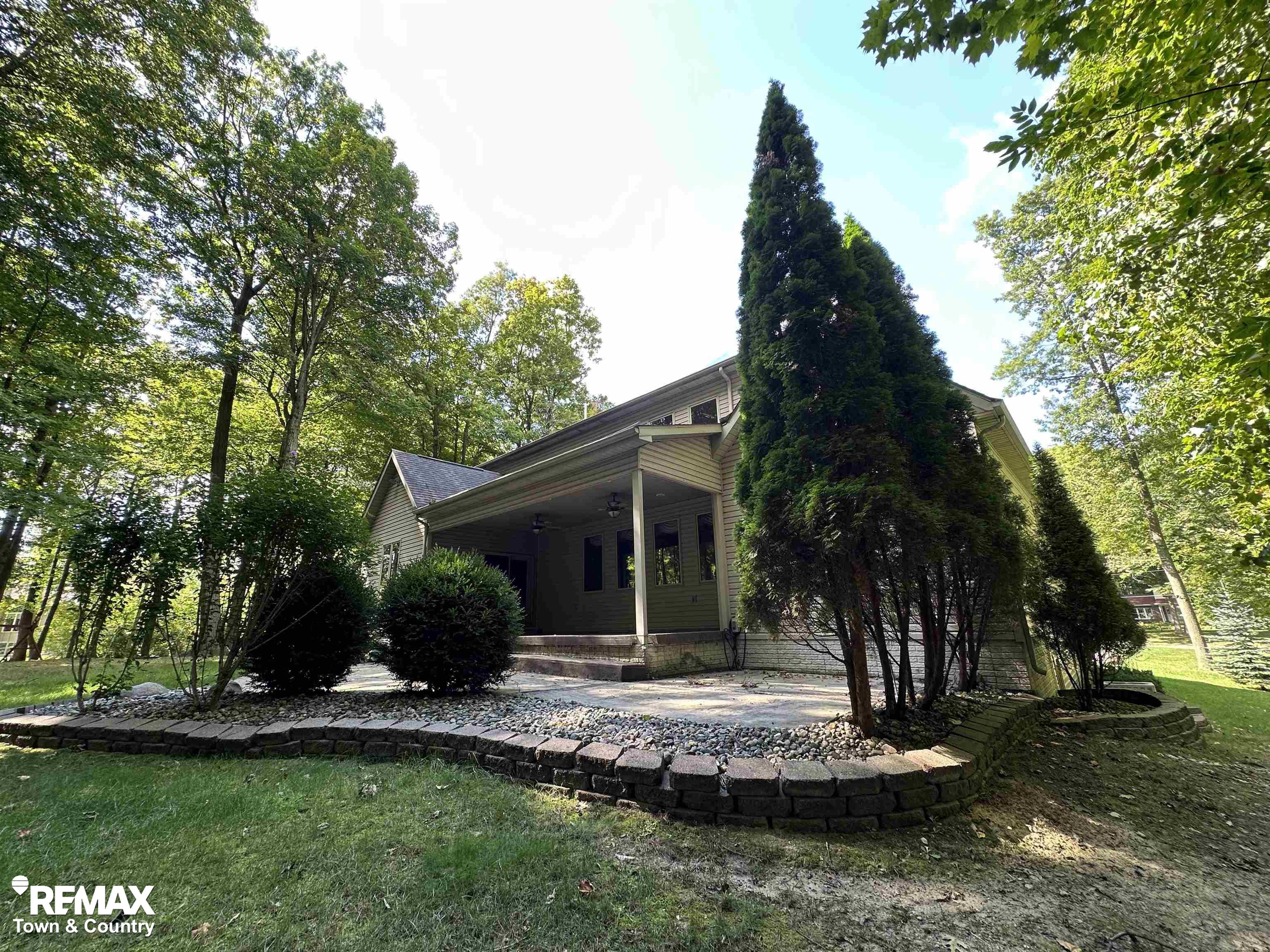 7495 Falling Leaf Court