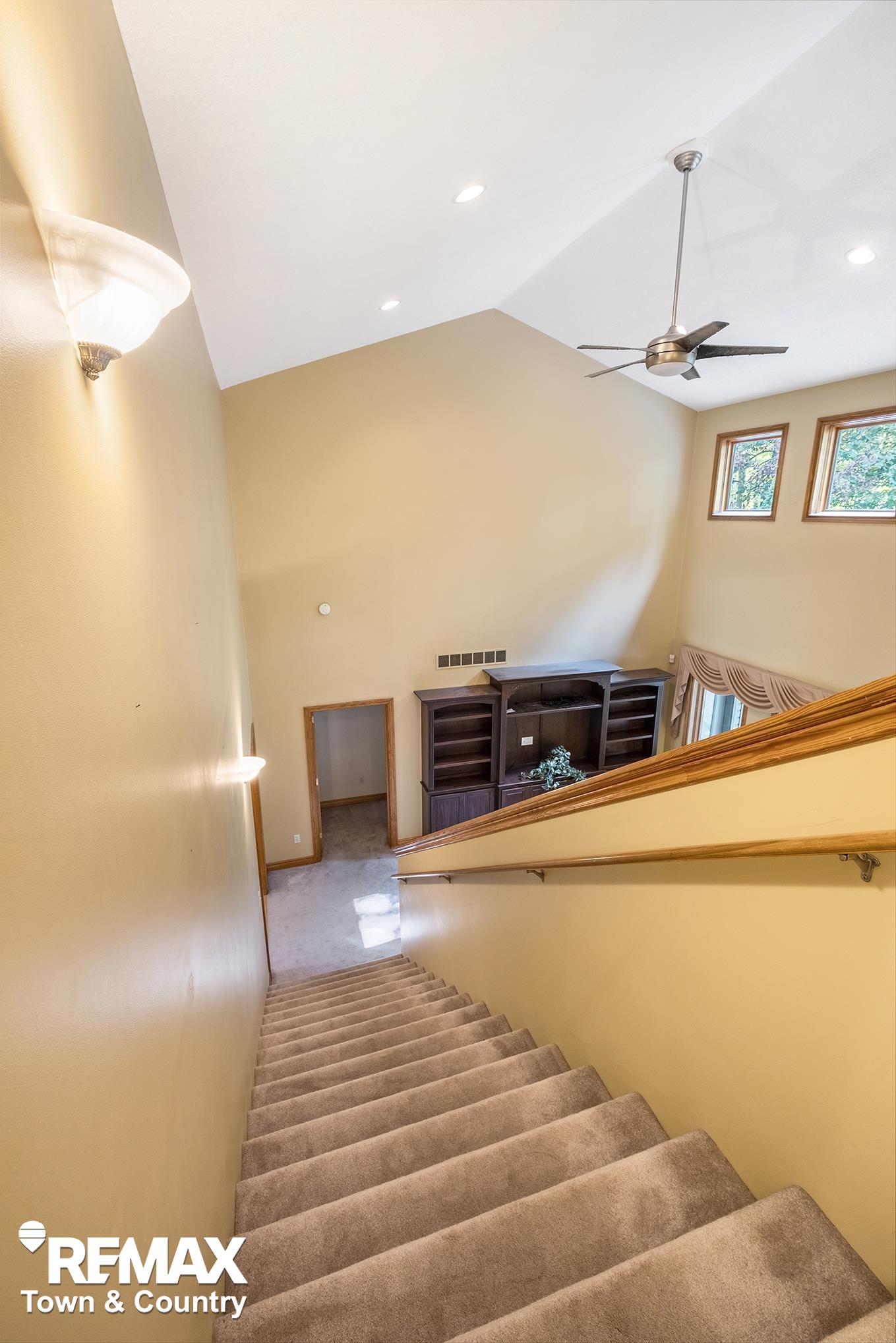 7495 Falling Leaf Court