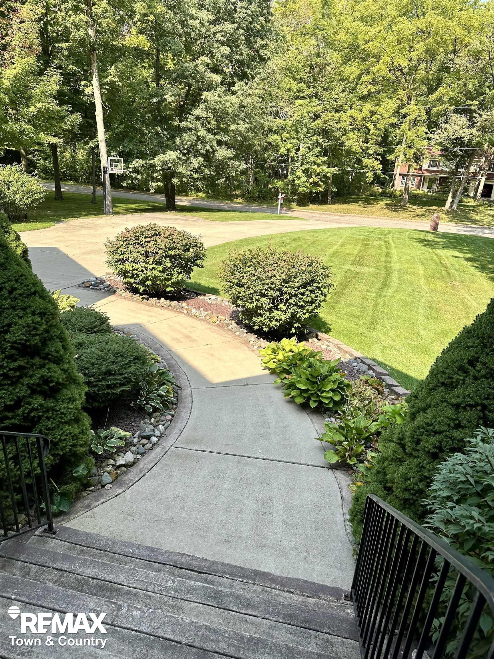 7495 Falling Leaf Court